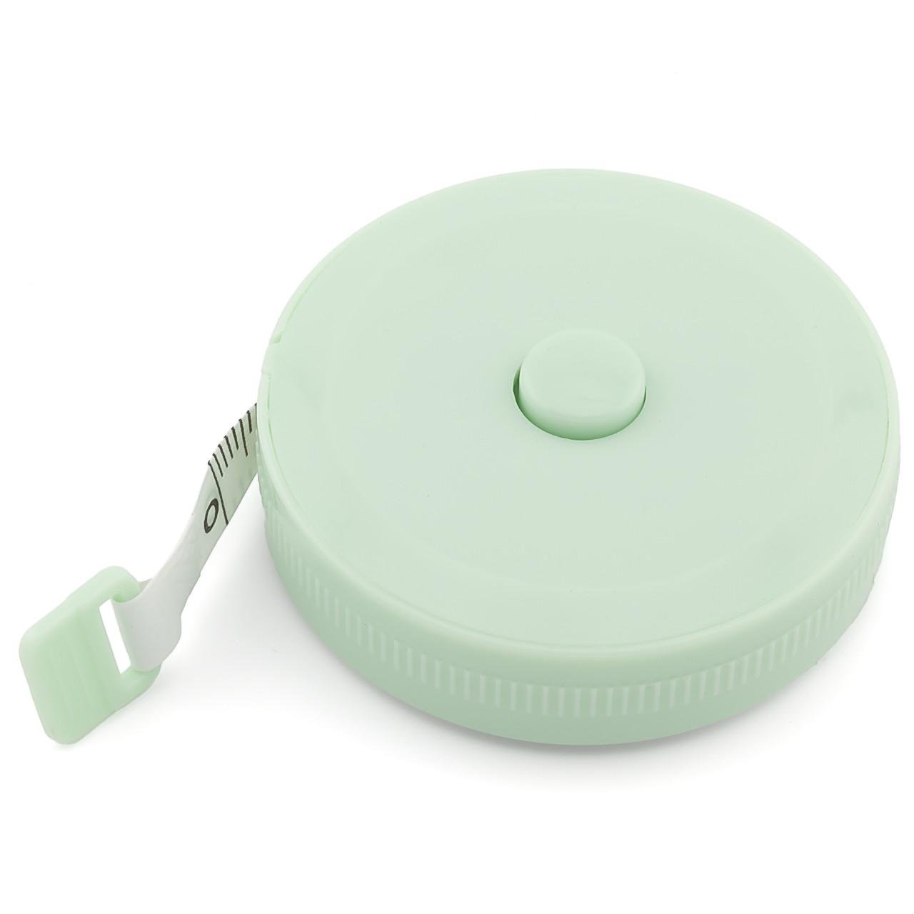 Метр м'який в рулетці для шиття та рукоділля стрічка 150х0,7 см 5х1,4 см Оливковий (ІН5014л35)