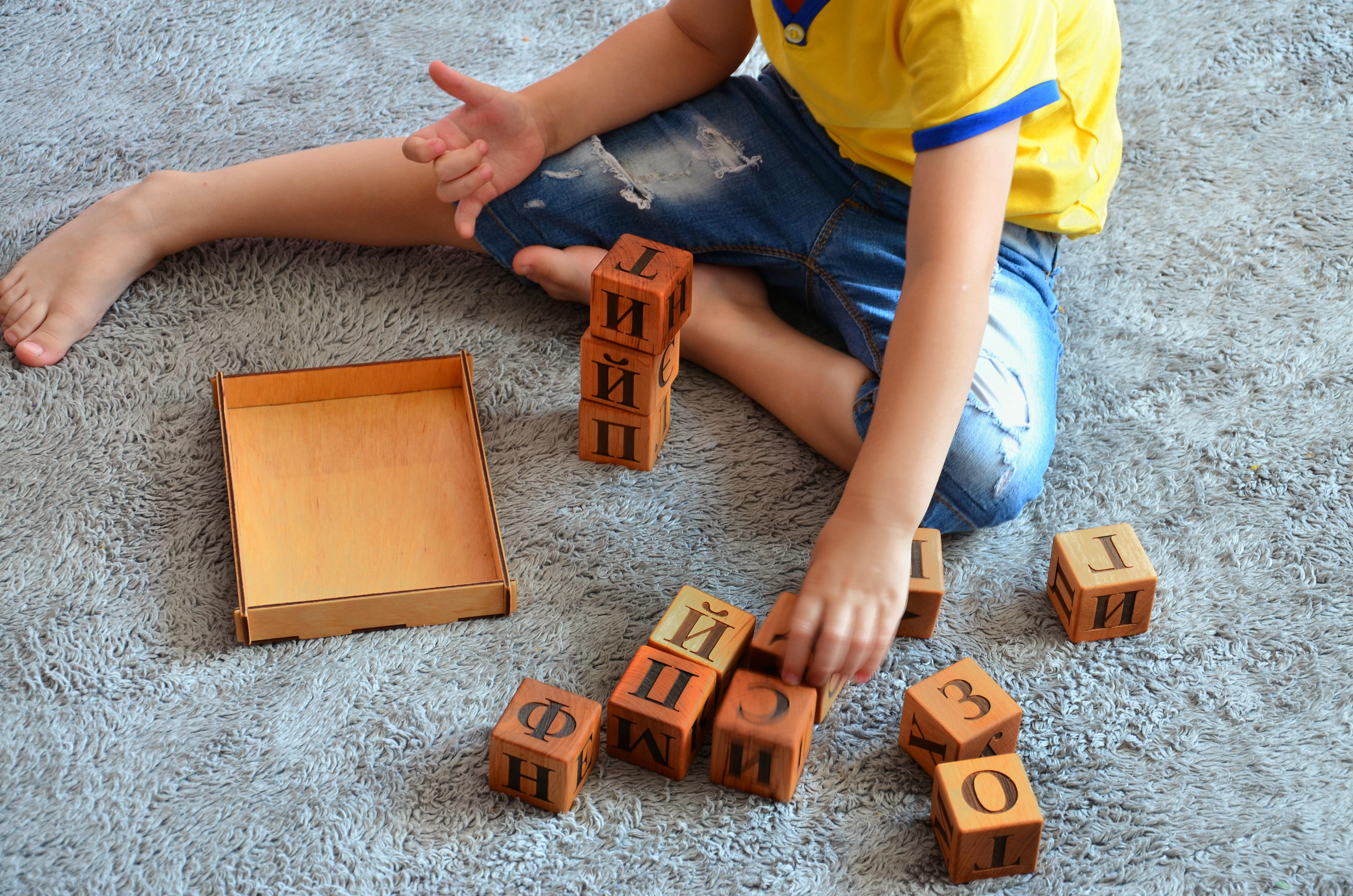 Кубики алфавит детские KolodaToys Украинский алфавит 4,5х4,5х4,5 см Коричневый (9010) - фото 2 Кубики алфавит детские KolodaToys Украинский алфавит 4,5х4,5х4,5 см Коричневый (9010) - фото 2