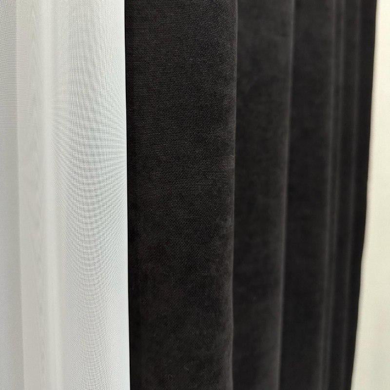 Комплект штор микровелюр 2 шт. 1,5х2,7 м готовые на шторной тесьме 6 см Черный (petek-V45) - фото 5 Комплект штор микровелюр 2 шт. 1,5х2,7 м готовые на шторной тесьме 6 см Черный (petek-V45) - фото 5