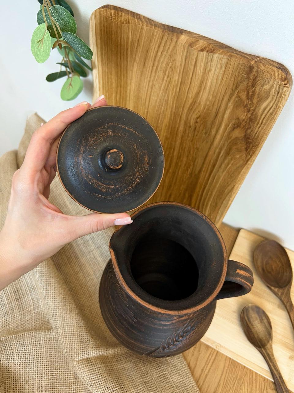 Кувшин керамический глиняный резной с ручкой Колосок 2,5 л (3002-14) - фото 4 Кувшин керамический глиняный резной с ручкой Колосок 2,5 л (3002-14) - фото 4