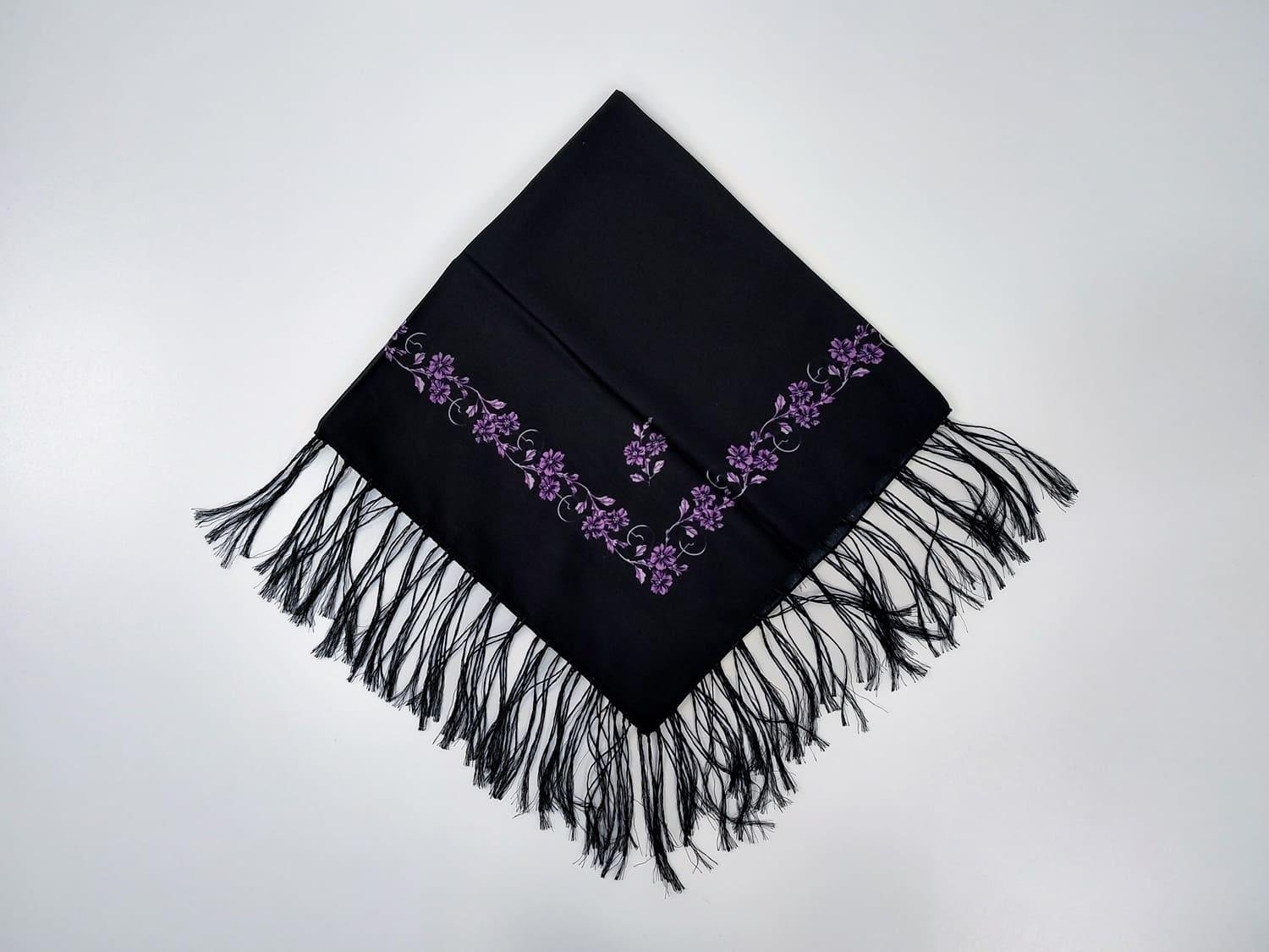 Платок с тороками Нить традиций 80x80 см Черный с фиолетовым (30314563)
