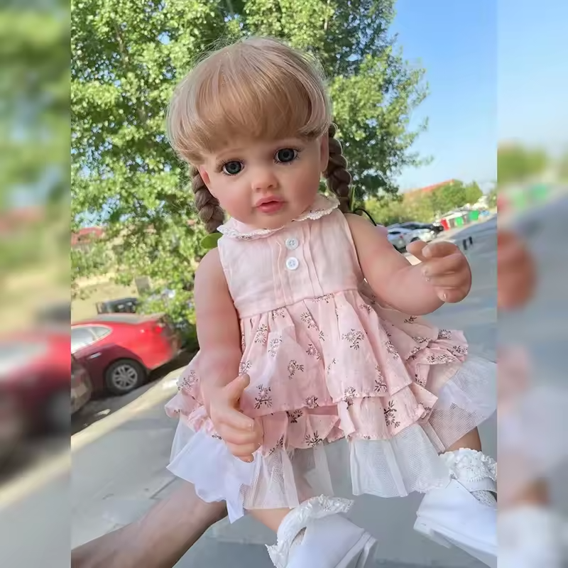 Кукла Реборн Анна с волосами/одеждой и аксессуарами 55 см - фото 3 Кукла Реборн Анна с волосами/одеждой и аксессуарами 55 см - фото 3