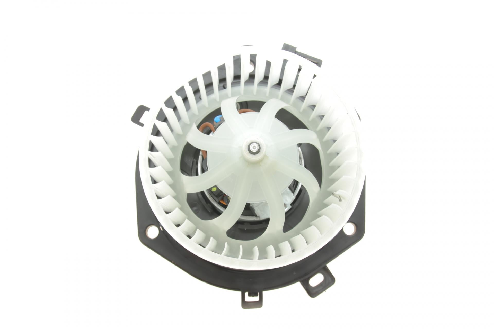 Моторчик печи NRF Iveco Daily III-V 2.3-3.0 99-14 34280