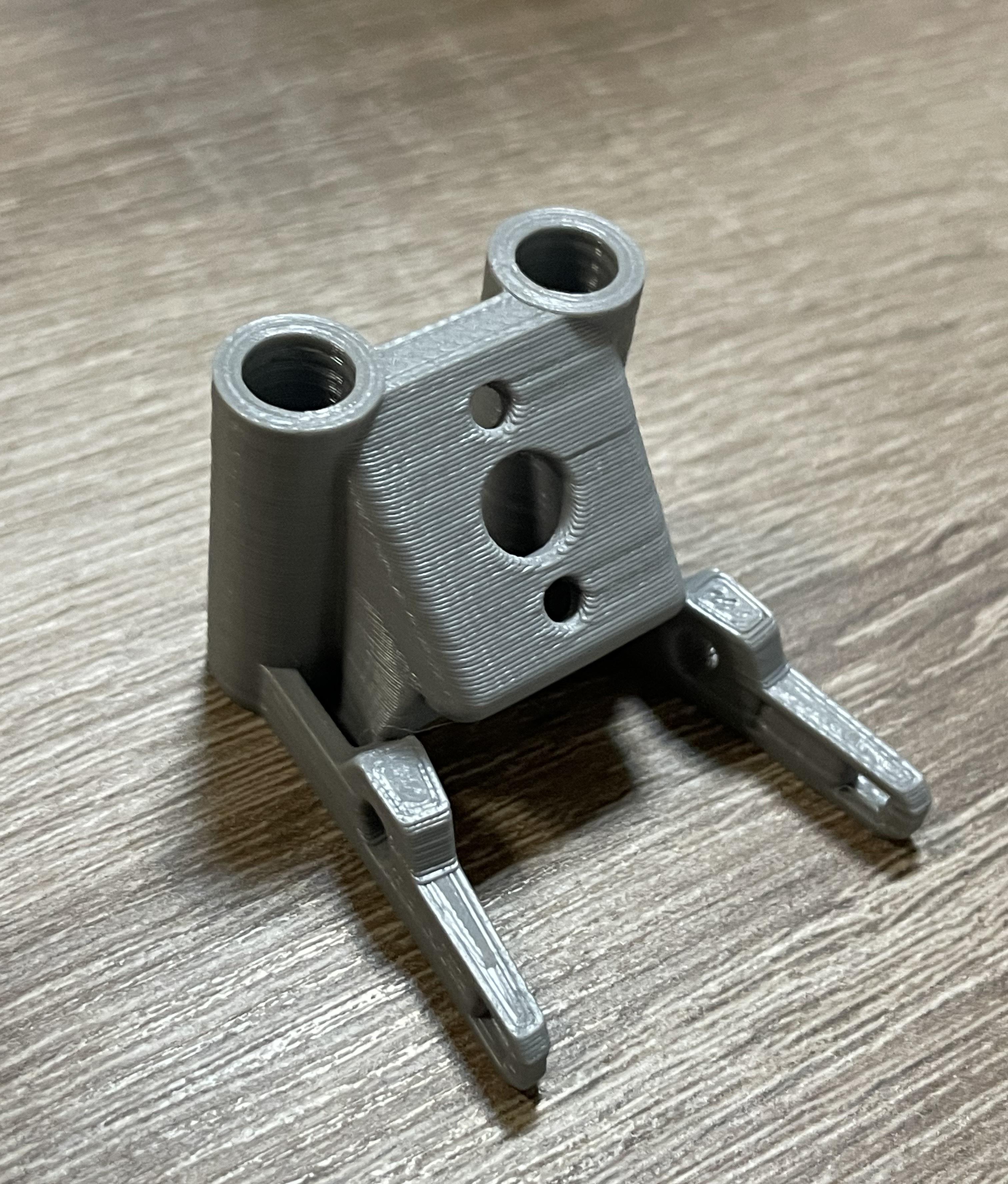 Хвостовой крепеж антенны для рамы Mark4/для антенны SMA+ELRS 3D печать (00-00023206) Хвостовой крепеж антенны для рамы Mark4/для антенны SMA+ELRS 3D печать (00-00023206)