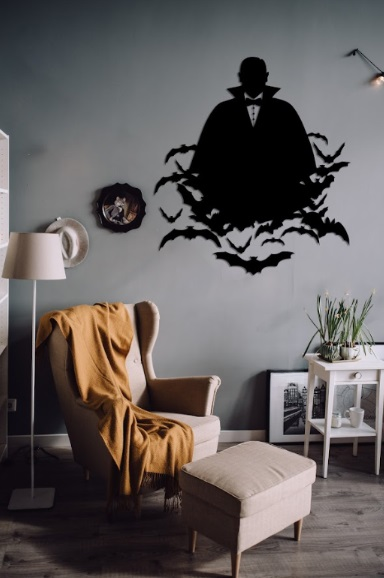 Картина-панно деревянная на стену в стиле лофт Decart Граф Дракула 110х97 см