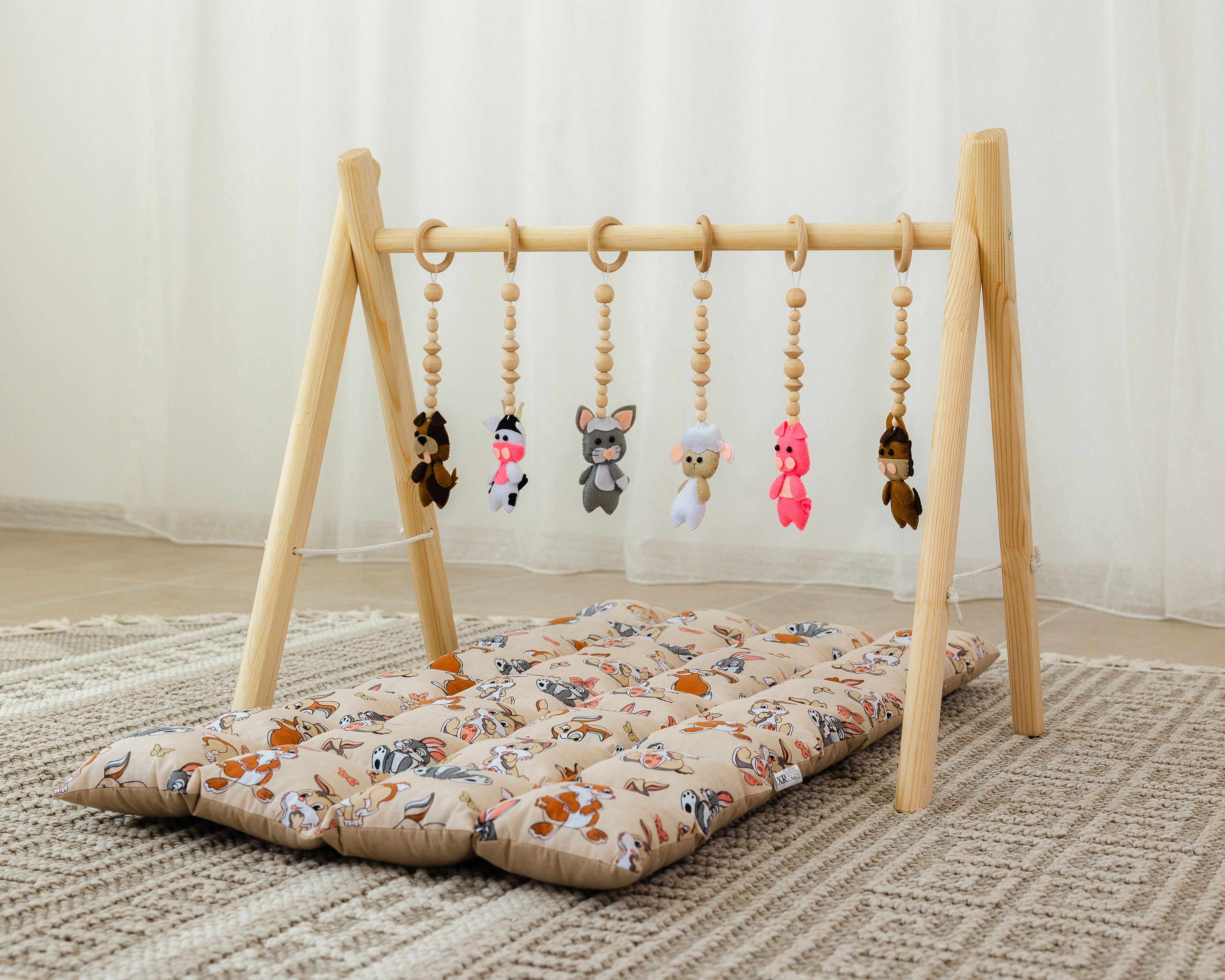 Мобиль напольный деревянный Веселая ферма с матрасом Funny rabbits (0002266)