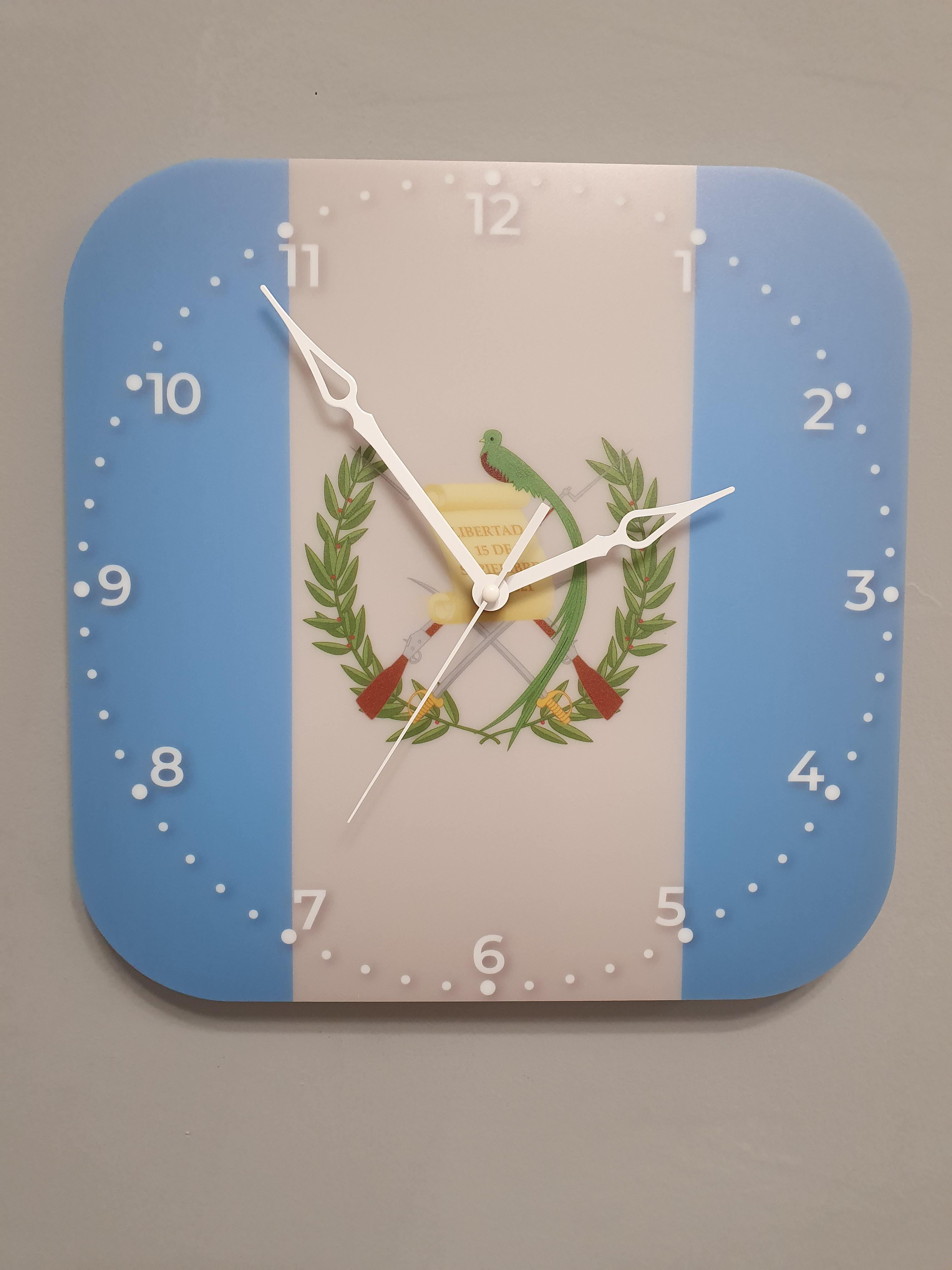 Часы настенные флаг Гватемалы (3832)