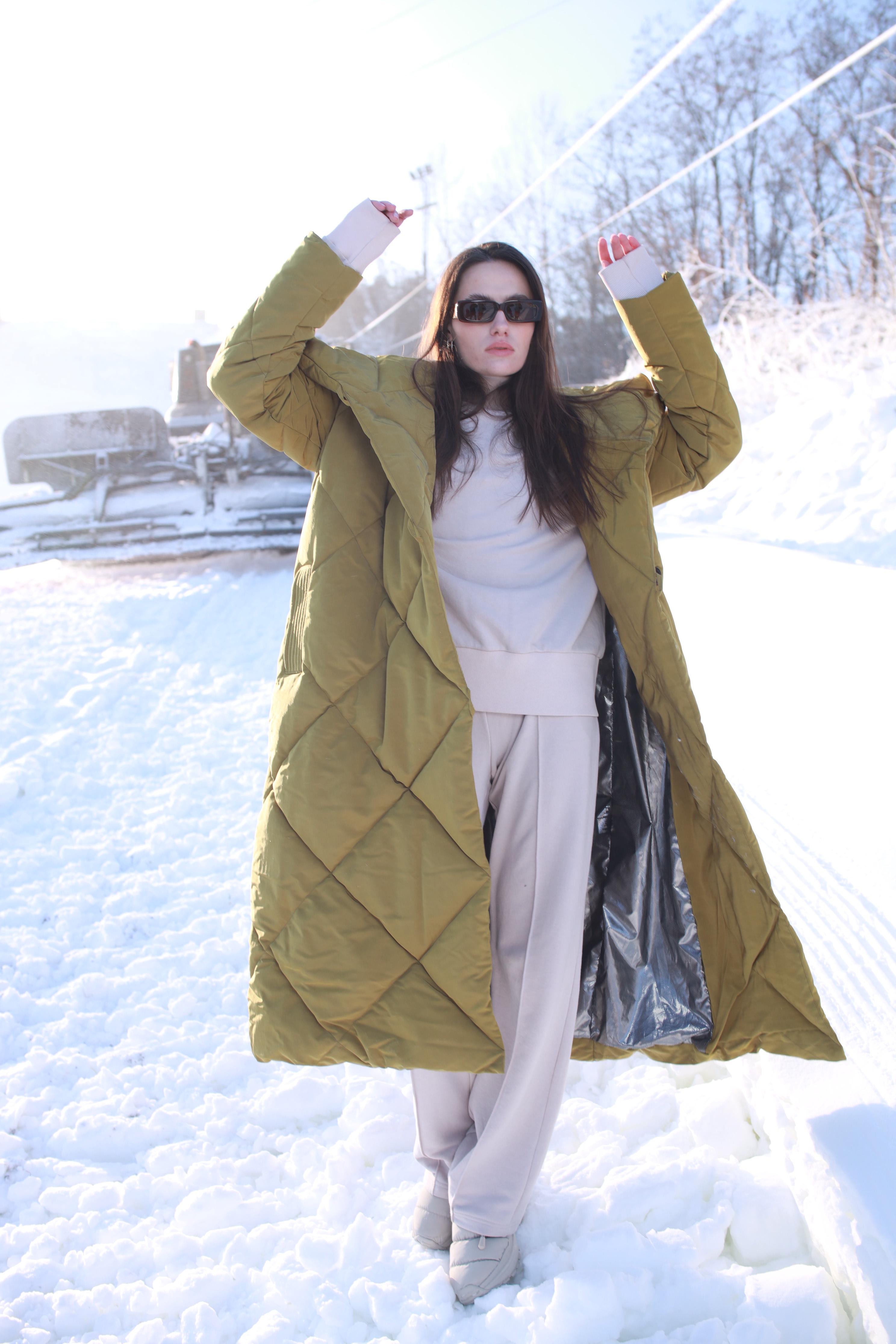 Пуховик жіночий FLoveTouch Софі оверсайз onesize Оливковий - фото 2 Пуховик жіночий FLoveTouch Софі оверсайз onesize Оливковий - фото 2