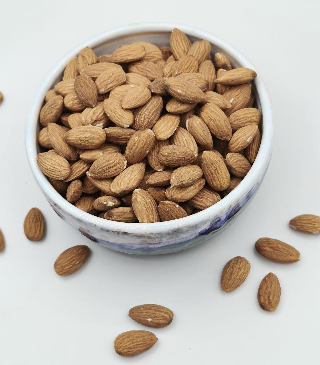 Миндаль сырой 250 г (56)