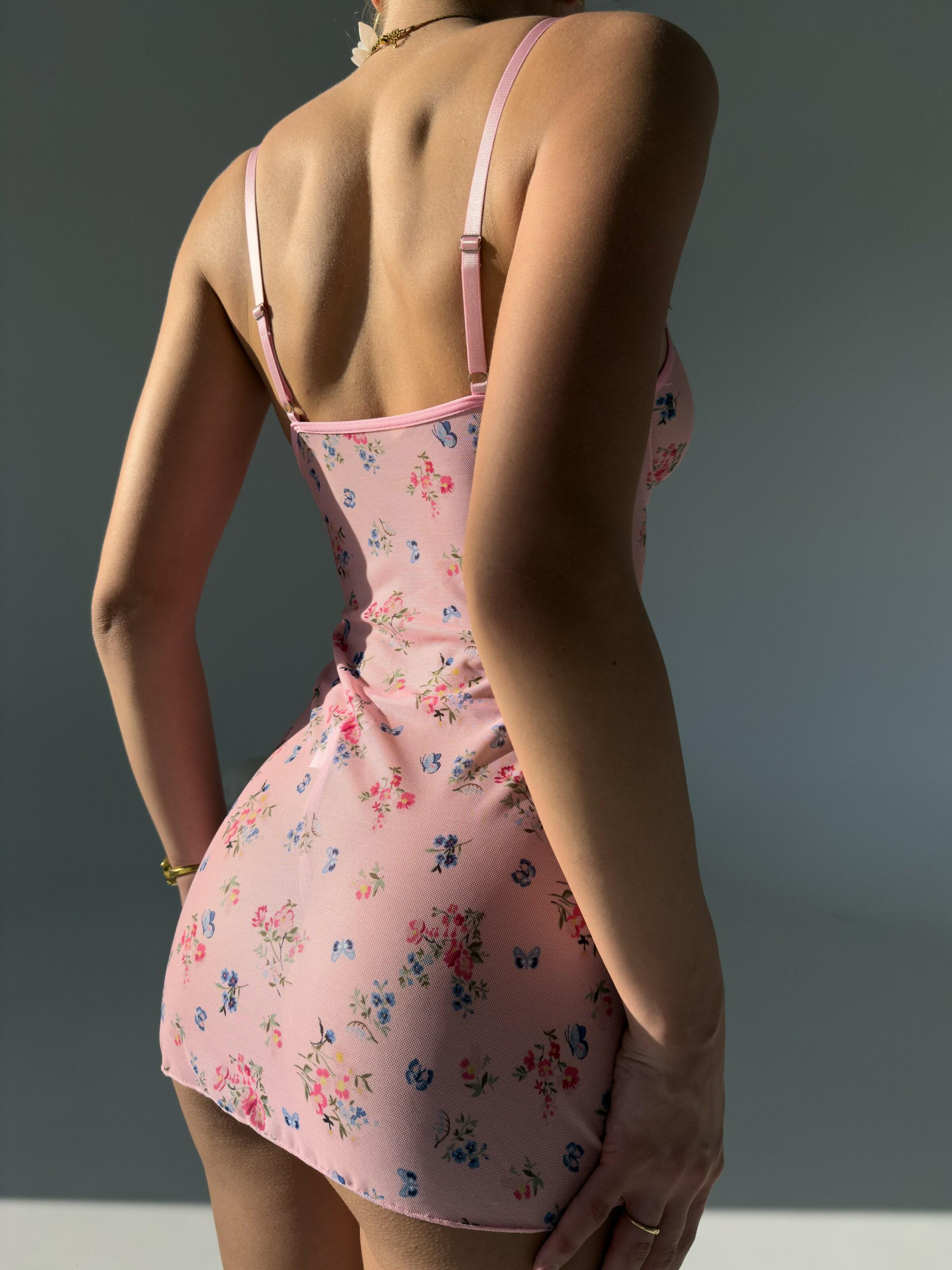 Комплект білизни жіночий Nova Vega пеньюар/трусики M Рожевий (105-D148/2-1) - фото 2 Комплект білизни жіночий Nova Vega пеньюар/трусики M Рожевий (105-D148/2-1) - фото 2