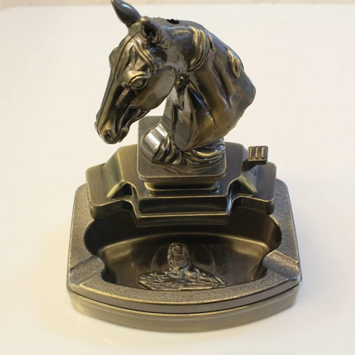 Пепельница настольная Голова коня металлическая с зажигалкой (Код2345) Пепельница настольная Голова коня металлическая с зажигалкой (Код2345)