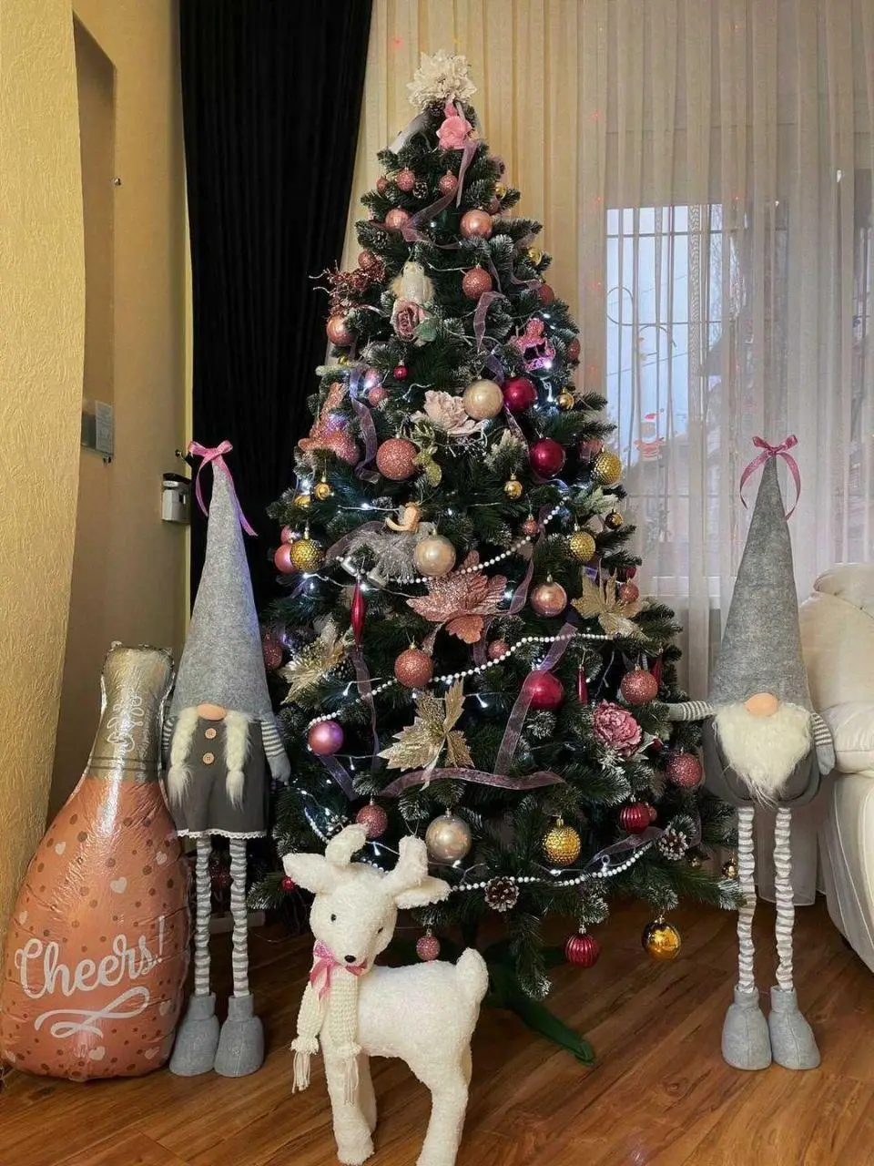 Ялинка штучна Хатинка Елітна з шишками та підставкою 1,80 м Зелений (Е 1,8) - фото 4