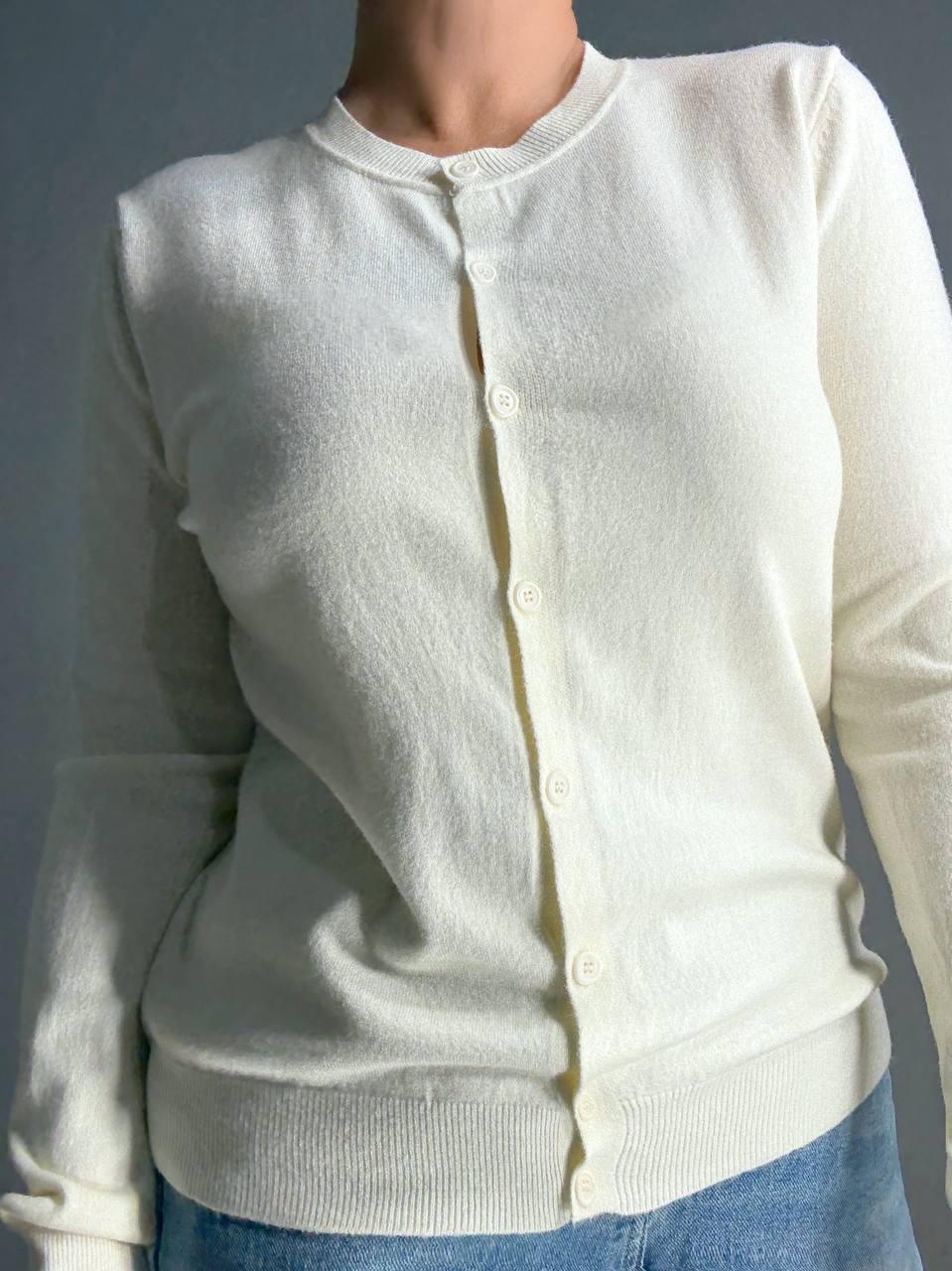 Кардиган жіночий A-N 82896 однотонний на ґудзиках універсальний One Size Білий - фото 7 Кардиган жіночий A-N 82896 однотонний на ґудзиках універсальний One Size Білий - фото 7