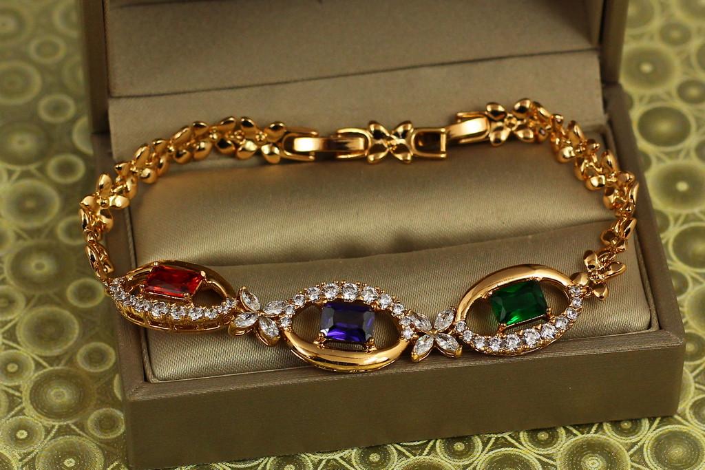 Браслет Xuping Jewelry Силуэт с темными разноцветными камнями 19 см 12 мм Золотистый (2390713079)