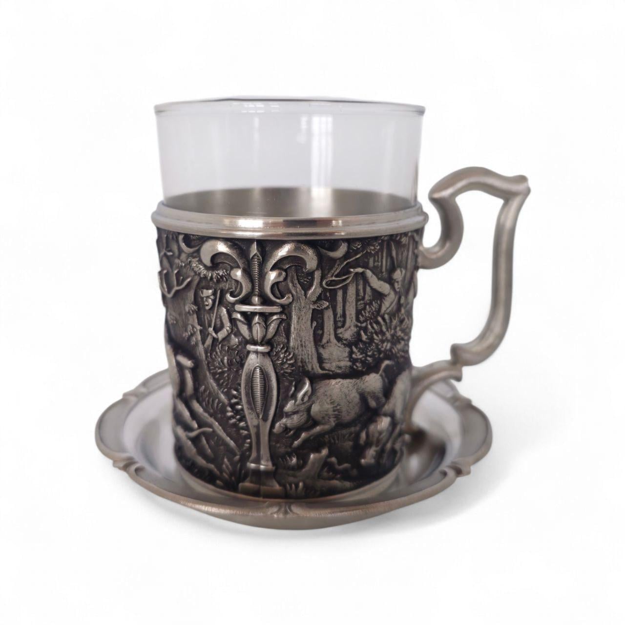 Подстаканник со стаканом и блюдечком Artina Охота h 10 см 200 мл d 11 см (53580a)