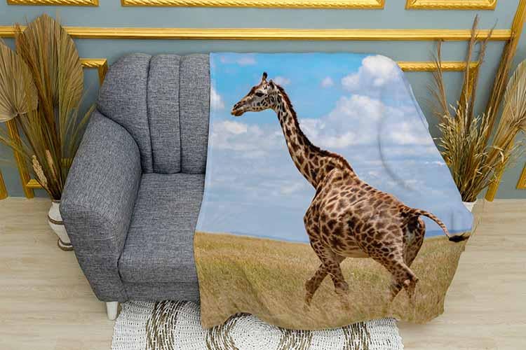 Плед A giraffe in Madagascar плюш одношаровий 135х150 см (113480)