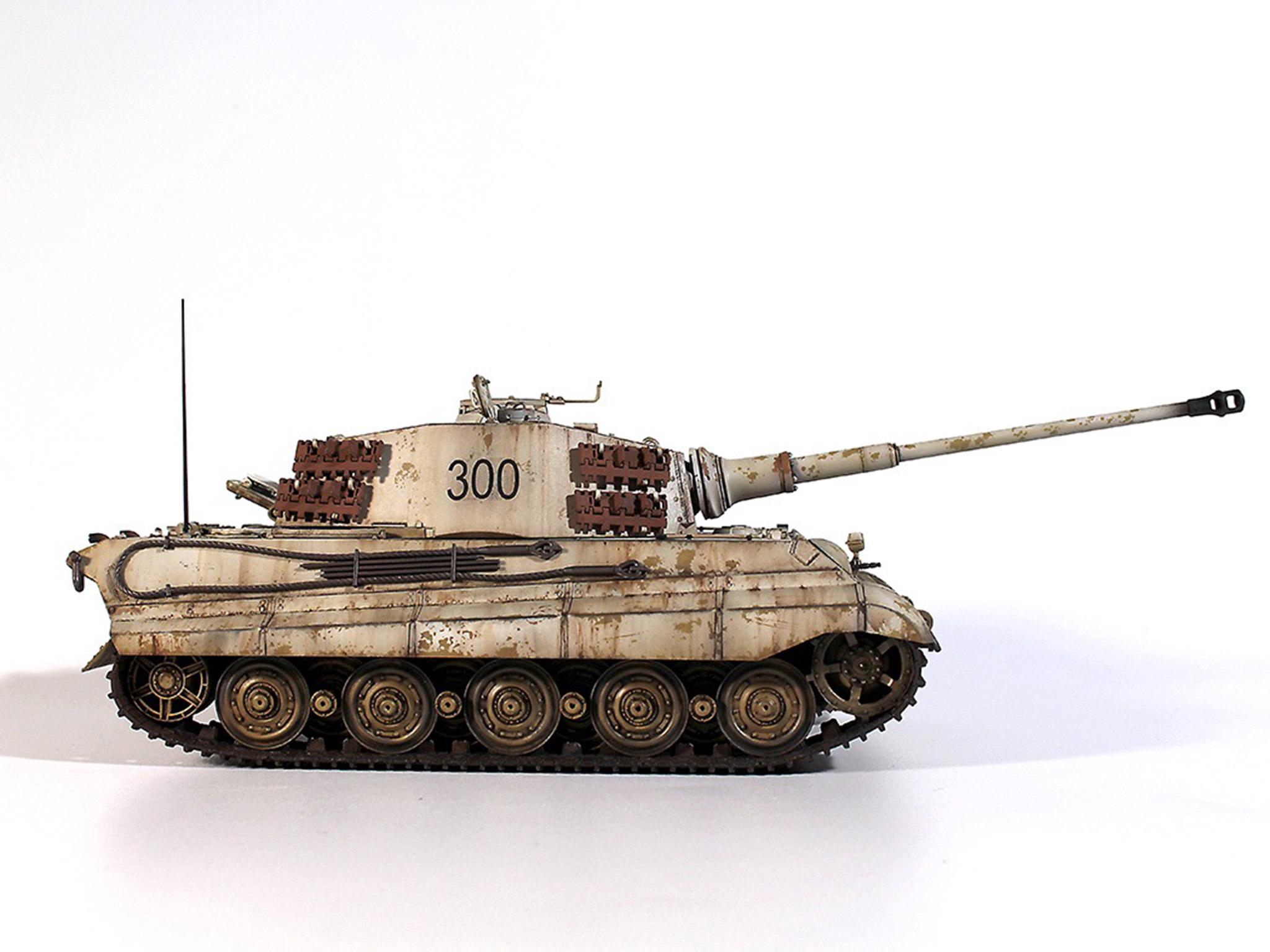 Сборная модель ICM Pz.Kpfw.VI Ausf.B Королевский Тигр с башней Henschel немецкий тяжелой танк 2 Мировой войны позднее производство (35363) - фото 11