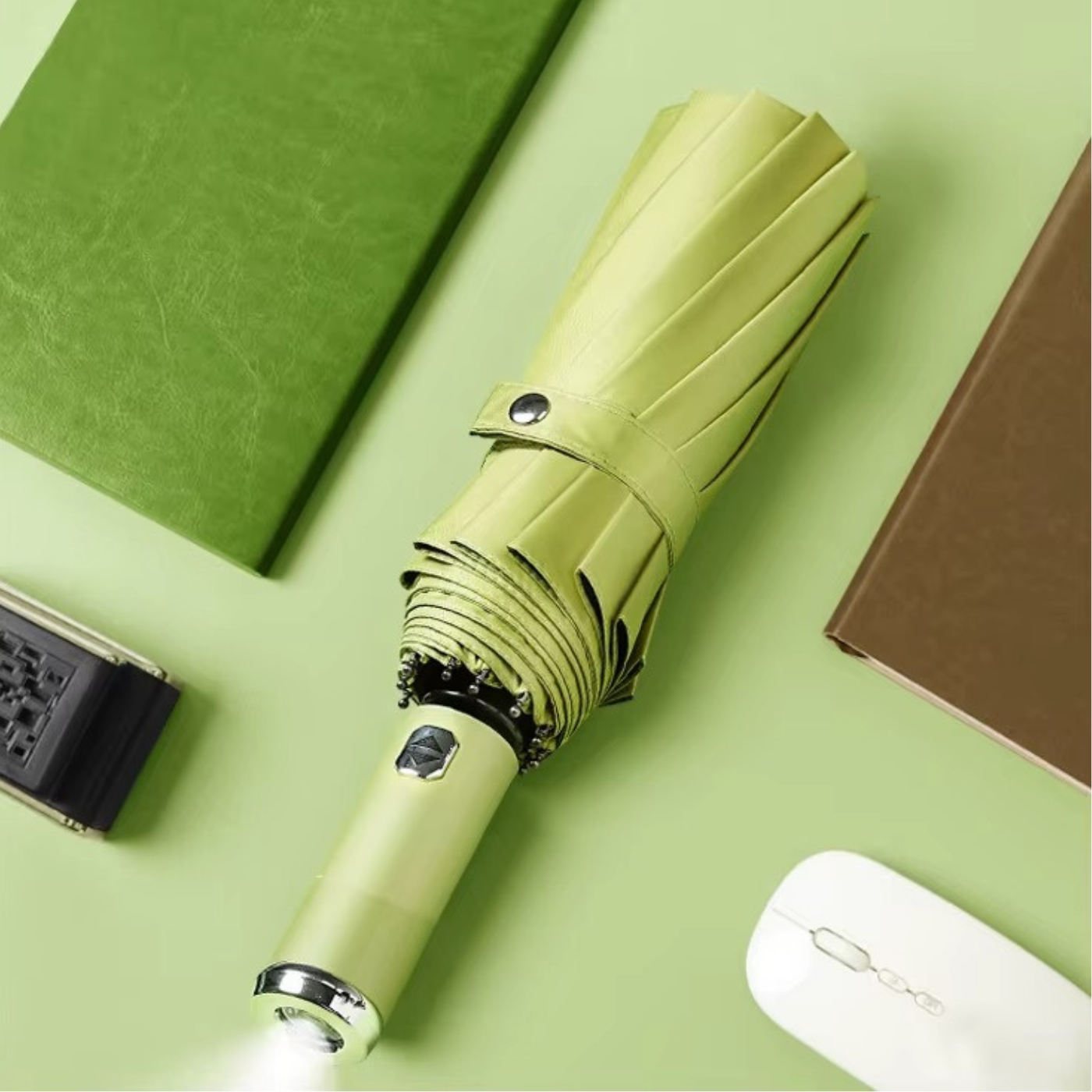 Зонтик с Led-фонарем от дождя солнца автоматический 10 спиц диаметр 98 см Green Зонтик с Led-фонарем от дождя солнца автоматический 10 спиц диаметр 98 см Green