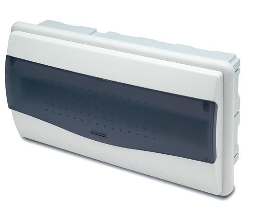 Щит встроенного монтажа Famatel 3518 NUOVA на 18 модулей IP41 (17879096)