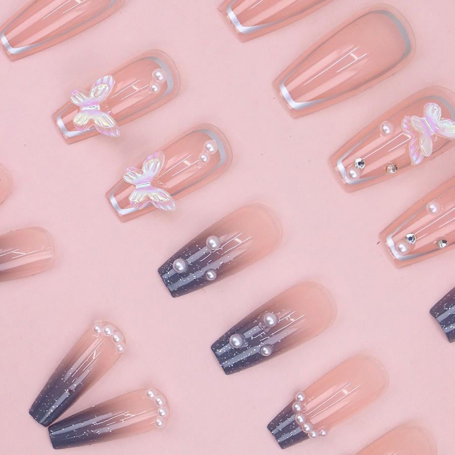 Накладные блестящие ногти Bananahall CZ044 с бабочками и градиентом с клеем 24 шт. Серебряный (A9754) - фото 4 Накладные блестящие ногти Bananahall CZ044 с бабочками и градиентом с клеем 24 шт. Серебряный (A9754) - фото 4