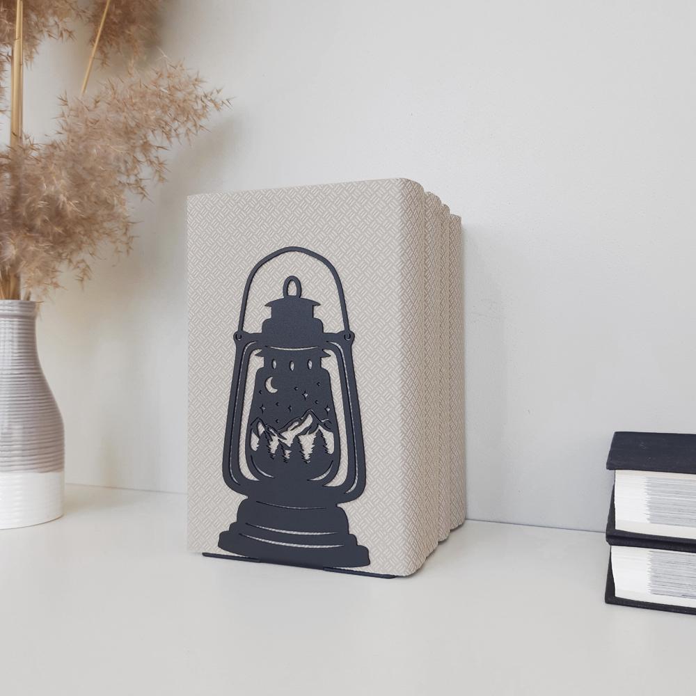 Подставка для книг Glozis Kerosene Lamp G-096 17х12 см (27217481) - фото 5 Подставка для книг Glozis Kerosene Lamp G-096 17х12 см (27217481) - фото 5