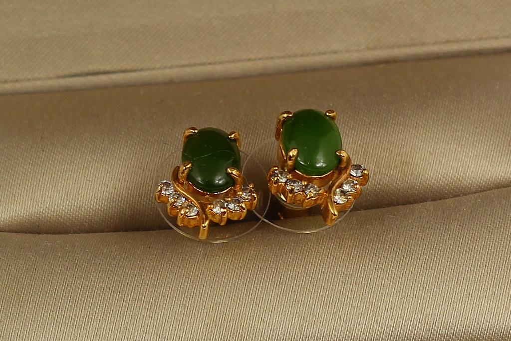 Серьги гвоздики чайка с нефритом 1,3 см Золотистый (30502110)