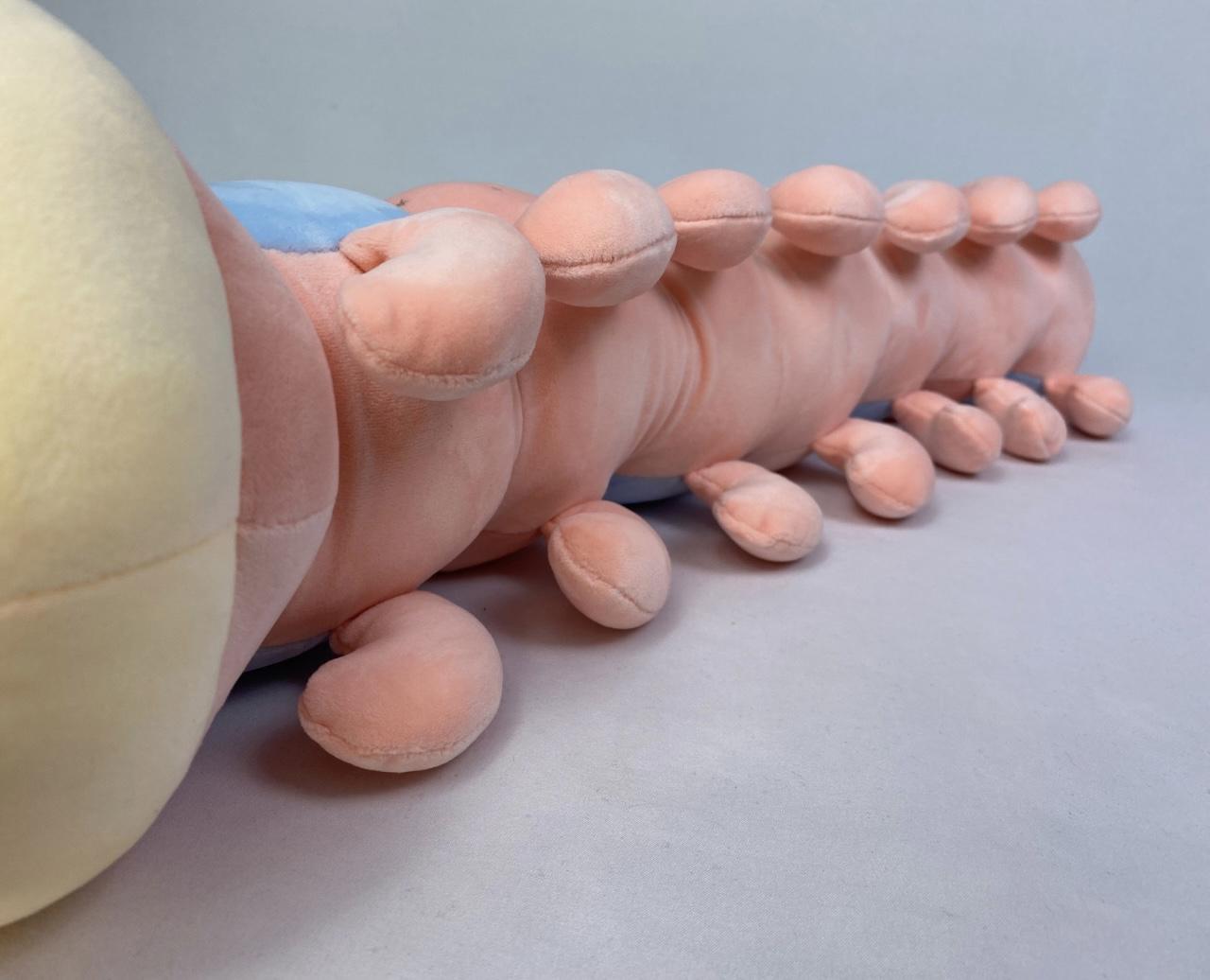 Мягкая игрушка-обнимашка Гусеничка с бантиком 70 см Розовый/Голубой (E33186) - фото 3 Мягкая игрушка-обнимашка Гусеничка с бантиком 70 см Розовый/Голубой (E33186) - фото 3