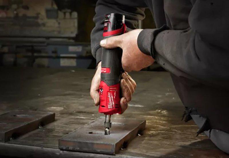 Шлифовальная машина аккумуляторная Milwaukee M12 FDGS-0 цанговая прямая (4933471435) - фото 6