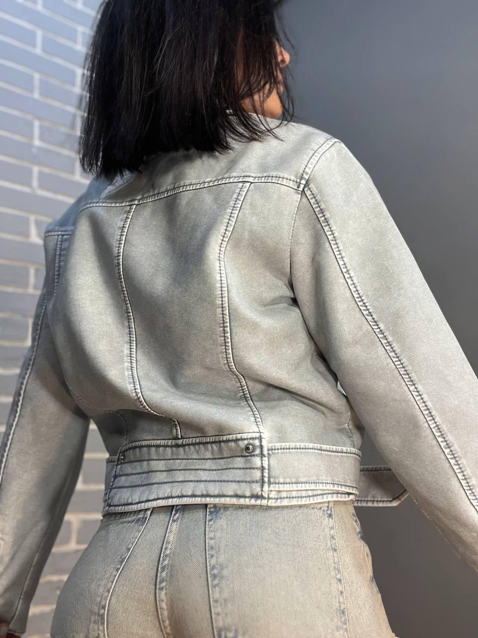 Куртка жіноча Aftf Basic 2362 косуха блискавки пояс варена штучна шкіра на підкладці M Сірий (2245) - фото 4