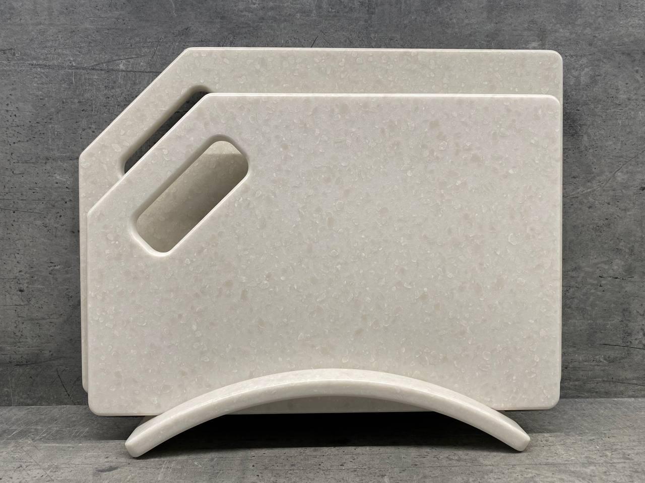 Набір дощок кухонних Pegasus із штучного каменю на підставці 2 шт. (220) Набір дощок кухонних Pegasus із штучного каменю на підставці 2 шт. (220)