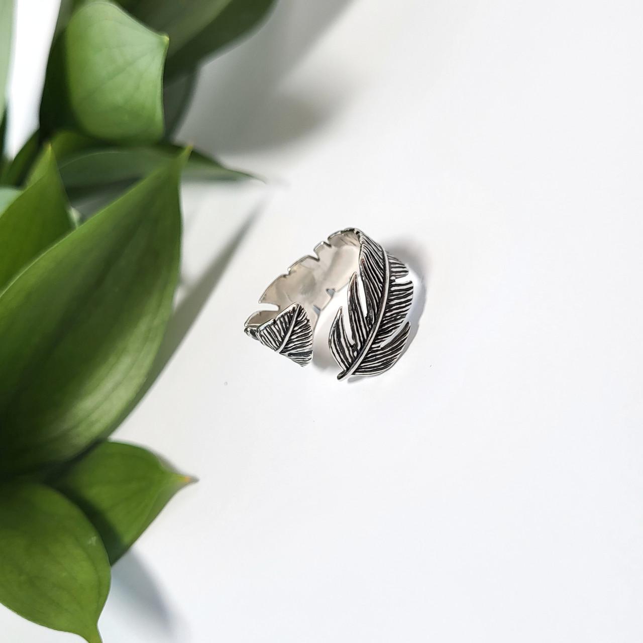 Каблучка широка без каменів перо чорнене срібло 925 проби 3,73 г р. 18 (81061)