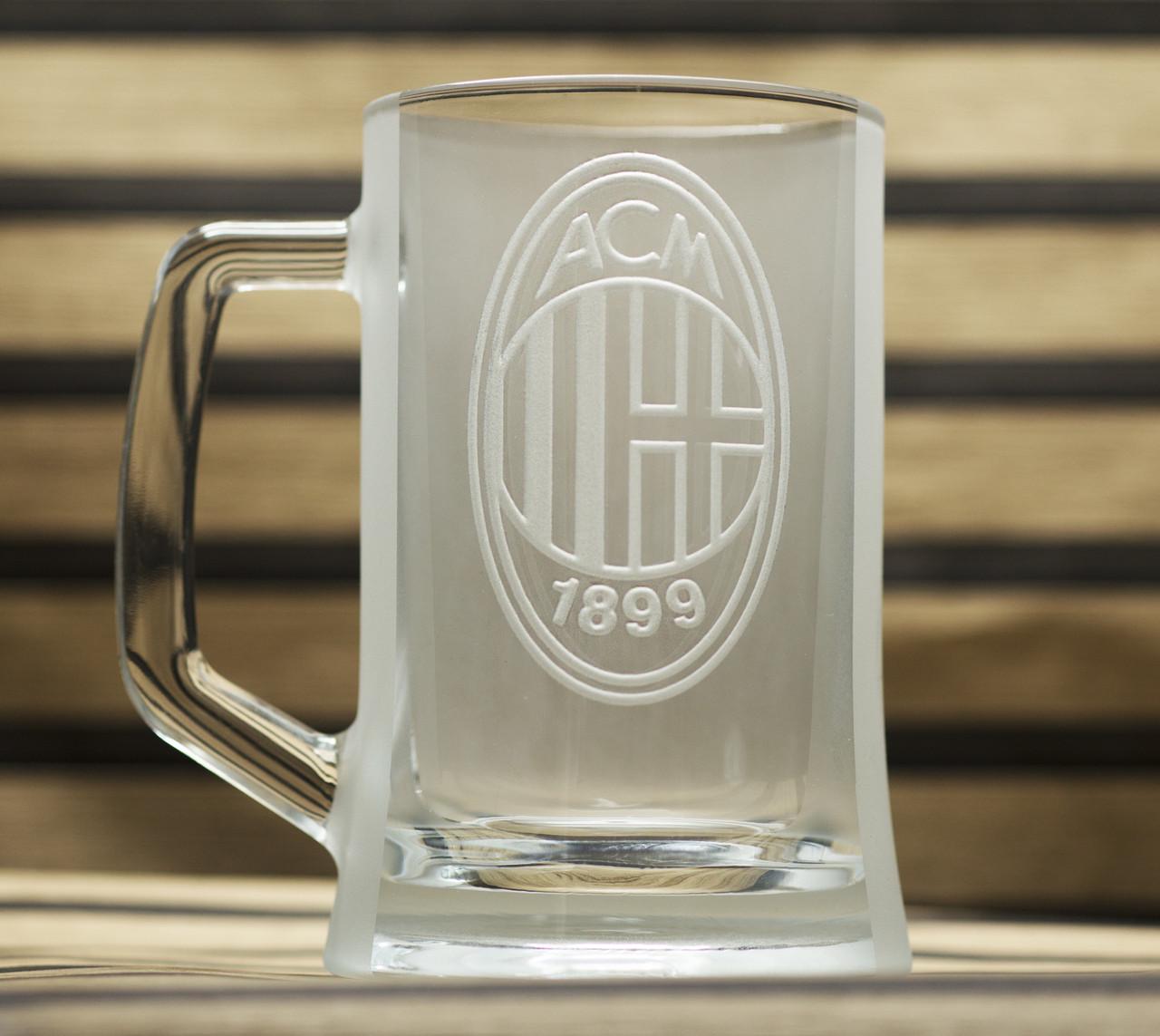 Подарочный бокал для пива с гравировкой лого ФК Милан 670 мл (2102670480)