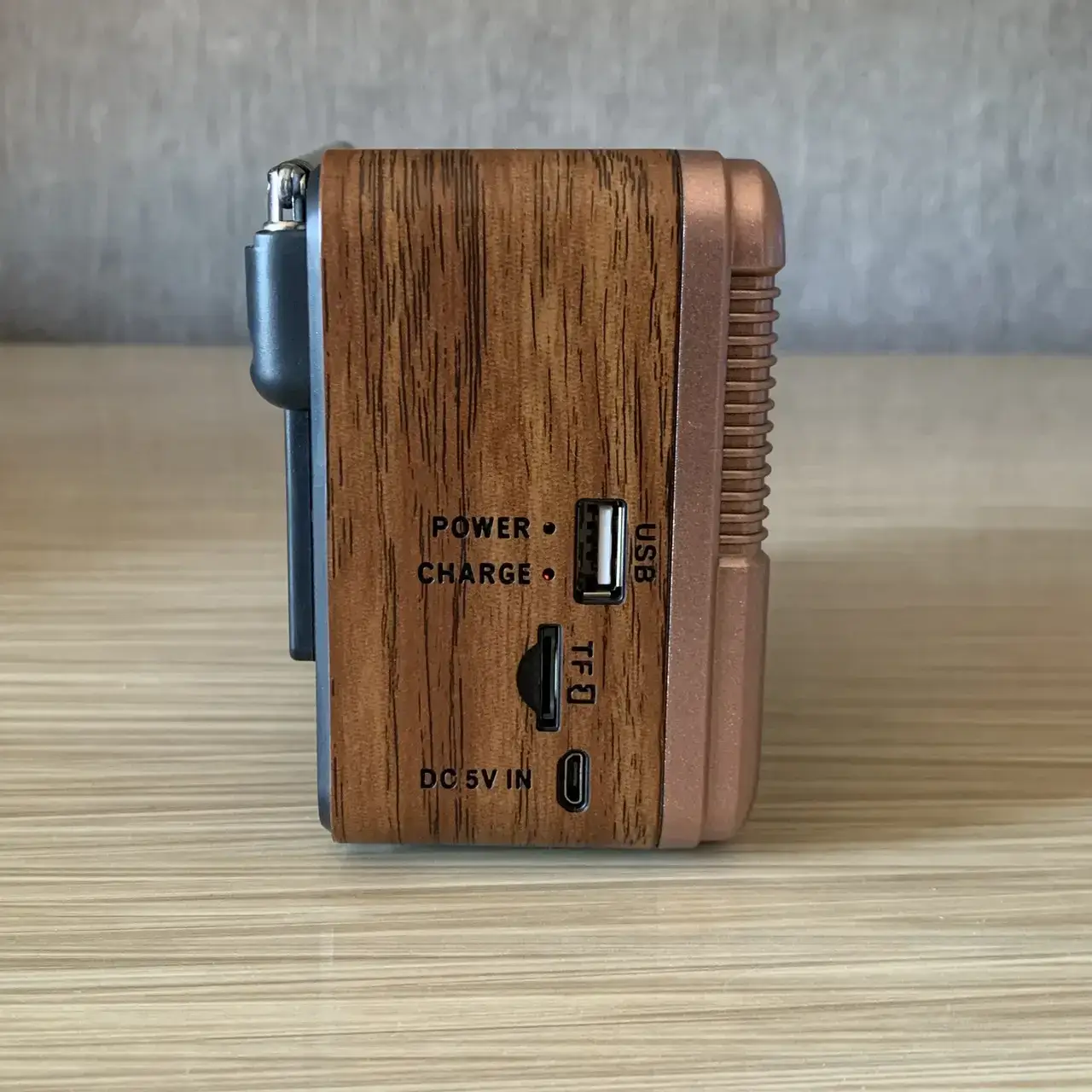 Радіоприймач акумуляторний Golon RX-6061BT з Bluetooth та USB/SD Золотистий (ML-04458) - фото 4 Радіоприймач акумуляторний Golon RX-6061BT з Bluetooth та USB/SD Золотистий (ML-04458) - фото 4