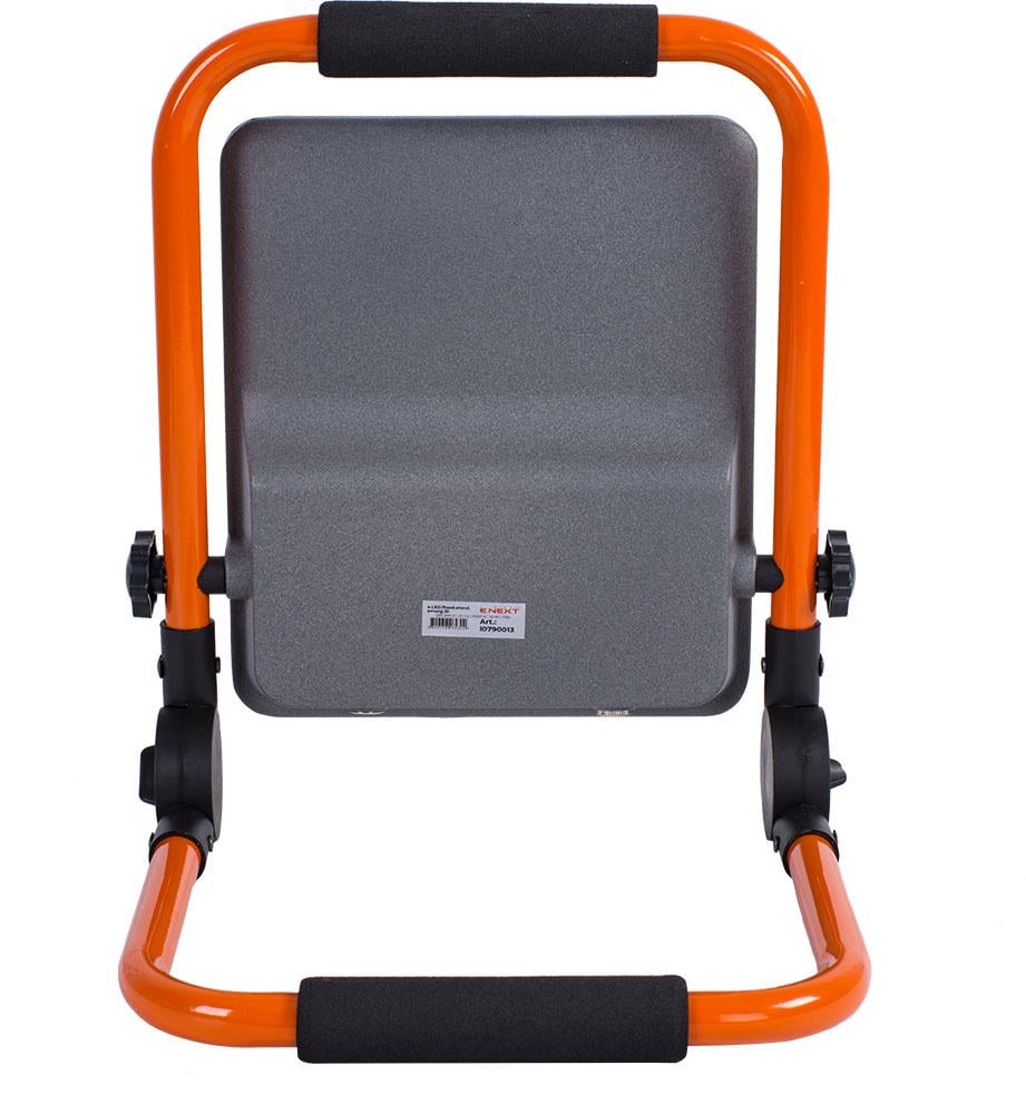 Прожектор LED E.NEXT e.LED.flood.stand.emerg.10 10W 220V 600lm 4000 mAh IP65 205x37x217 мм на акумуляторі (l0790013) - фото 5 Прожектор LED E.NEXT e.LED.flood.stand.emerg.10 10W 220V 600lm 4000 mAh IP65 205x37x217 мм на акумуляторі (l0790013) - фото 5