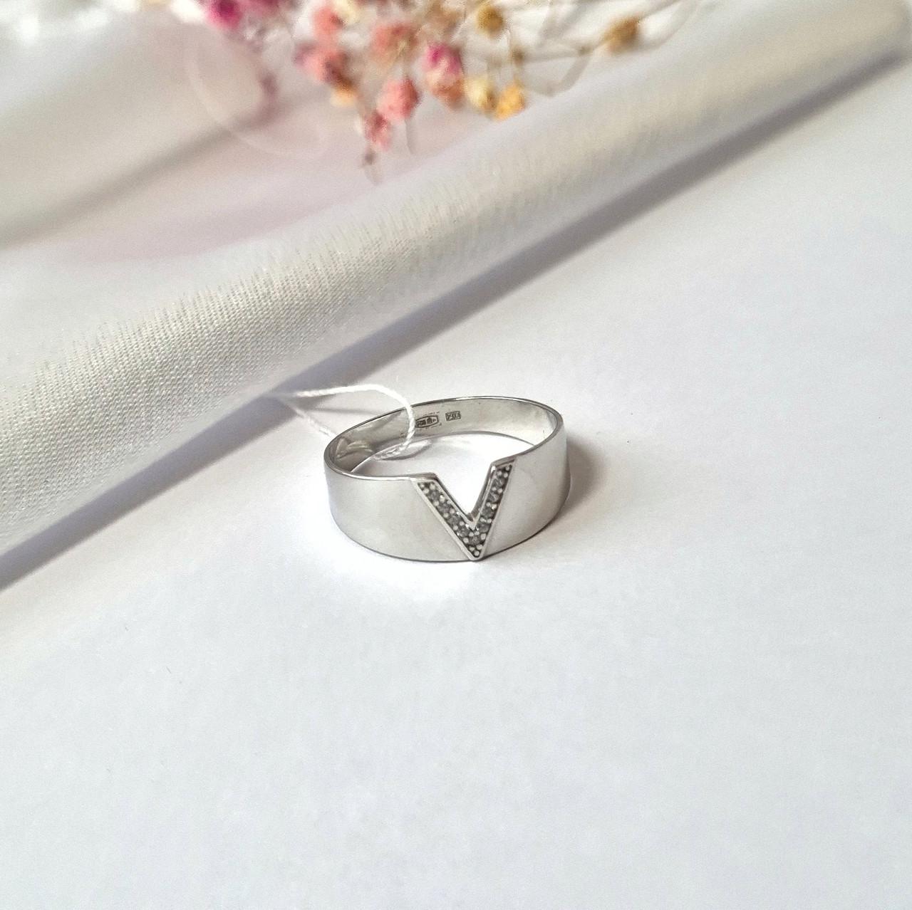 Кольцо женское серебряное с белыми камнями р.18,5 925 пробы