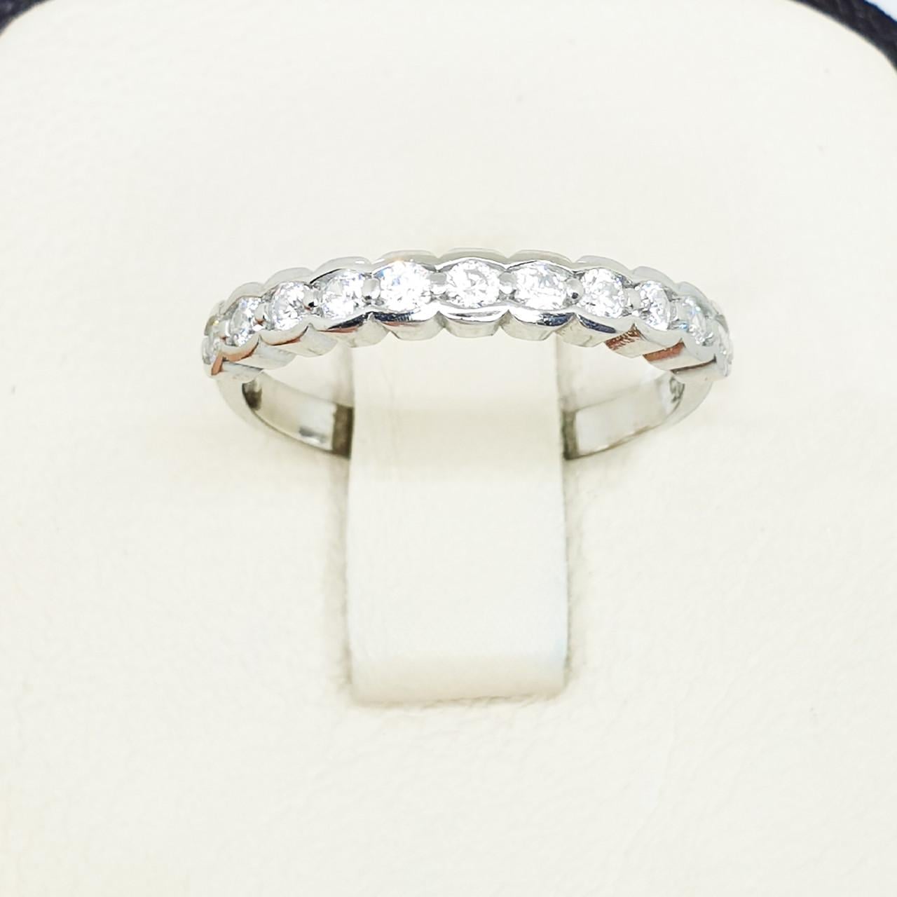 Кольцо серебряное с кубическим цирконием р. 19 2,25 г (1584727937)