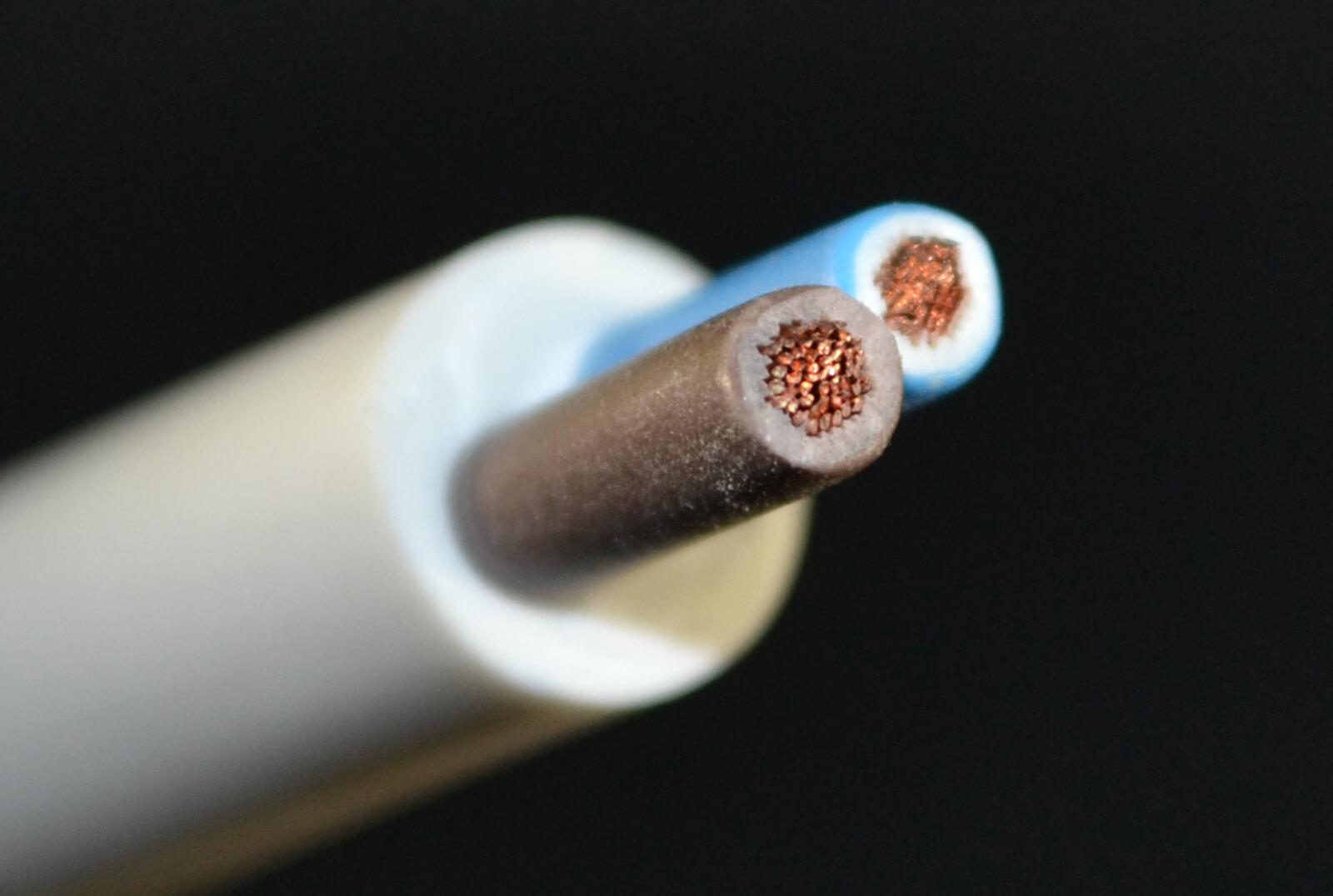 Кабель ПВС 2х2,5 мм2 СКЗ ГОСТ медь 100 м Белый (C5-8008/100) - фото 2 Кабель ПВС 2х2,5 мм2 СКЗ ГОСТ медь 100 м Белый (C5-8008/100) - фото 2