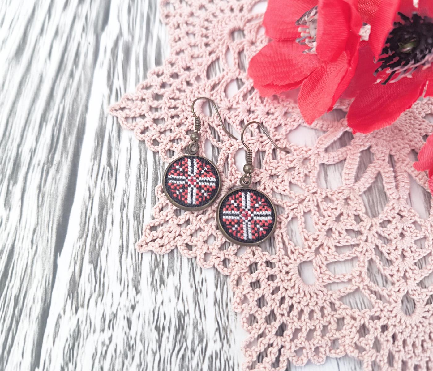 Сережки з вишивкою Любов і життя (31555030)