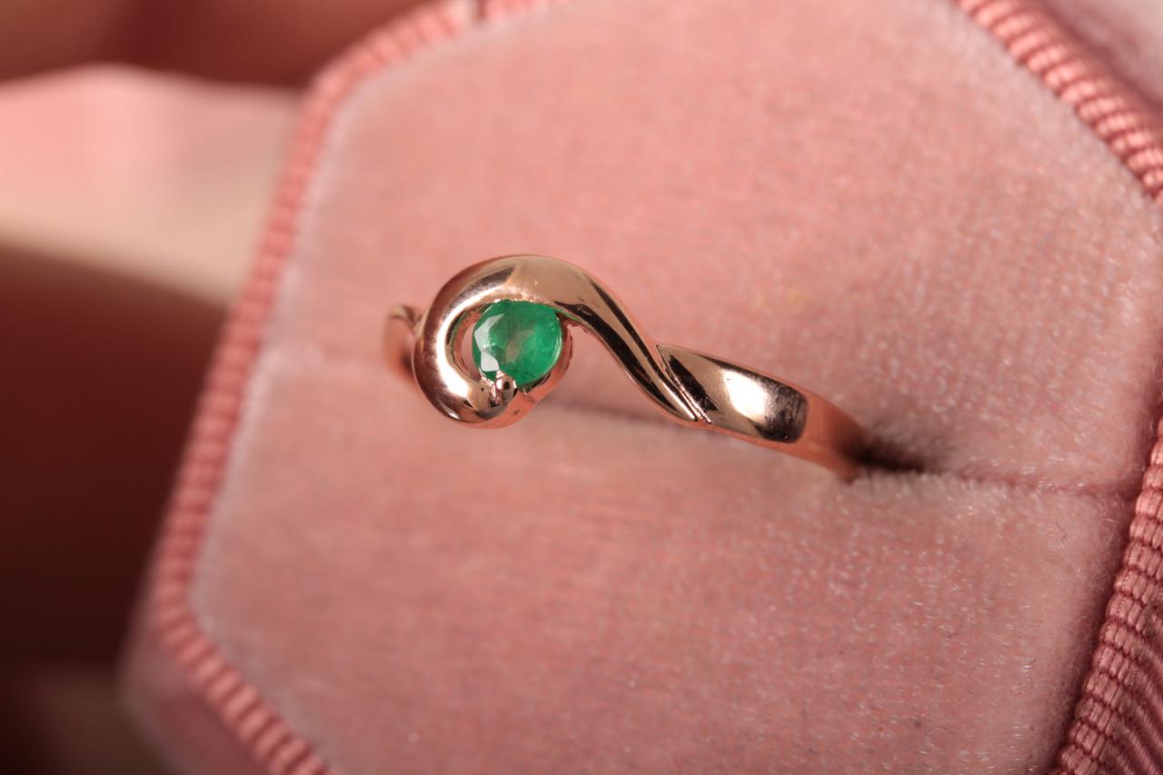 Кільце з червоного золота зі смарагдом (1614116282)