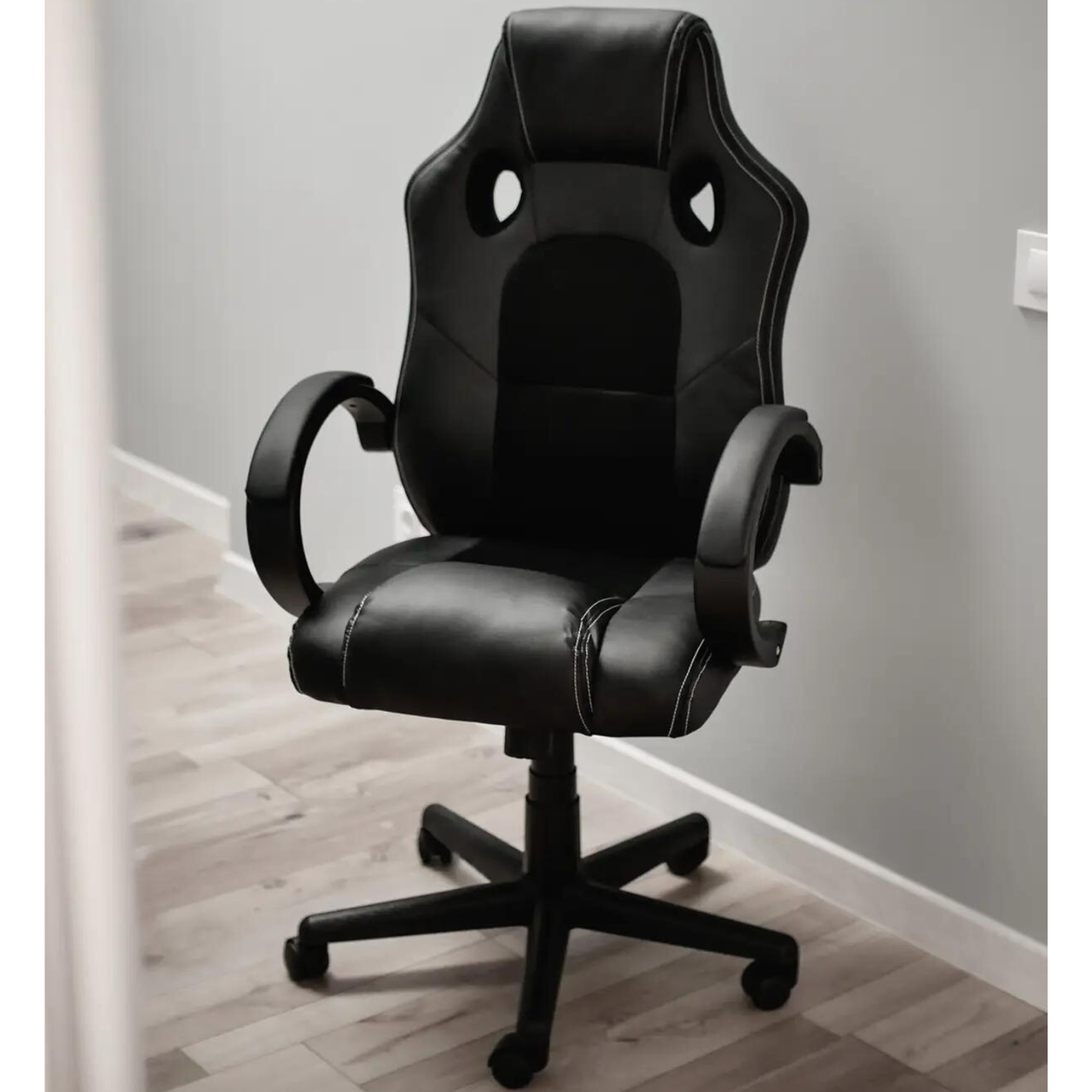 Крісло ігрове комп'ютерне для офісу та дому 4Points FT Чорний (40034) - фото 7 Крісло ігрове комп'ютерне для офісу та дому 4Points FT Чорний (40034) - фото 7