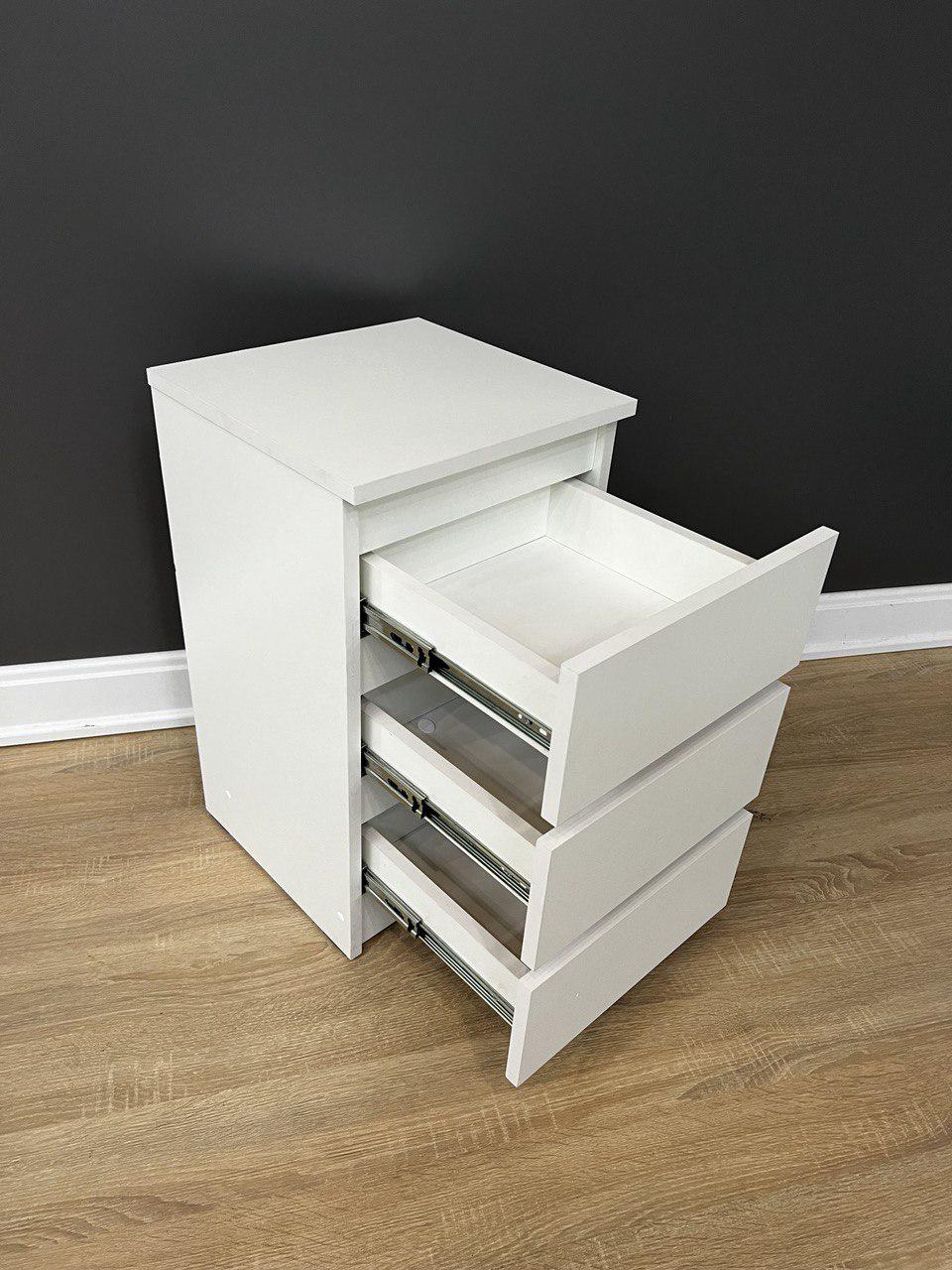 Тумба приліжкова Kvatro 3 шухляди 600х354х300 мм Білий - фото 3 Тумба приліжкова Kvatro 3 шухляди 600х354х300 мм Білий - фото 3