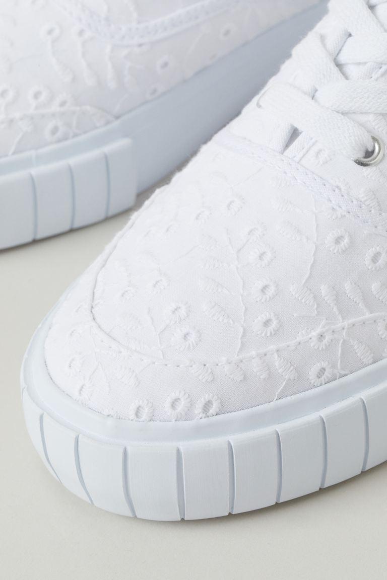 Кеды женские H&M вышитые р. 38 24,5 см Белый (1606536592) - фото 3 Кеды женские H&M вышитые р. 38 24,5 см Белый (1606536592) - фото 3