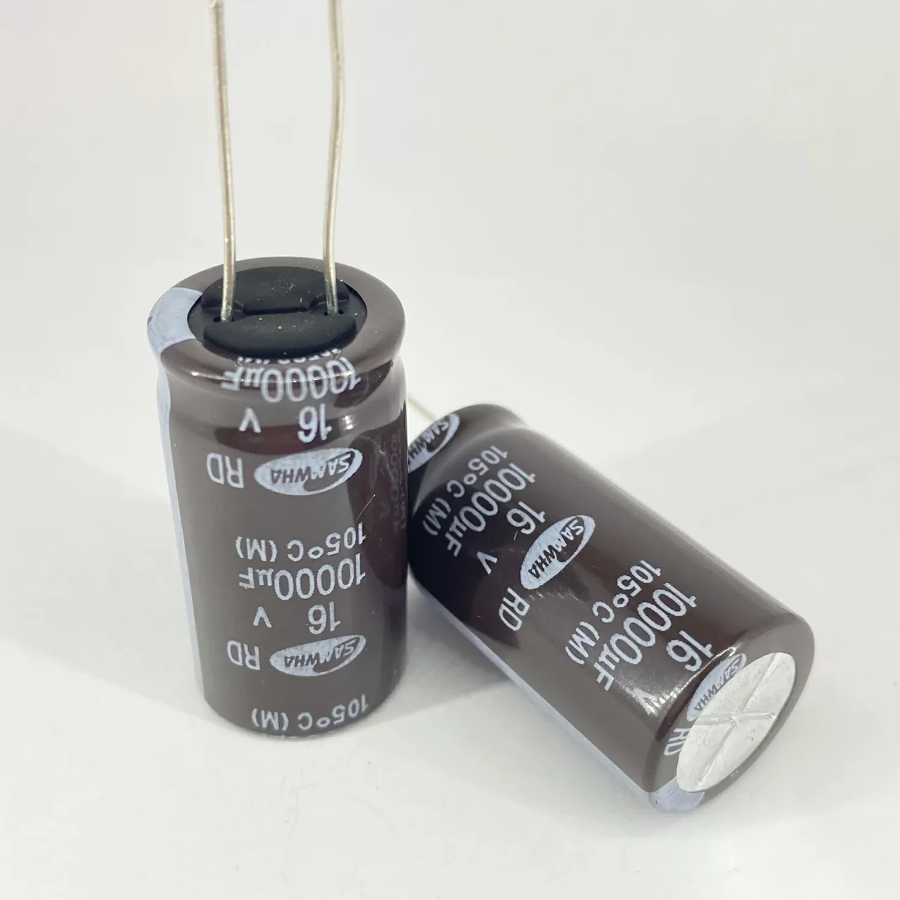 Конденсатори електролітичні SAMWHA 10000 мкф 16V 18x35 мм 105 °C (1965565212)