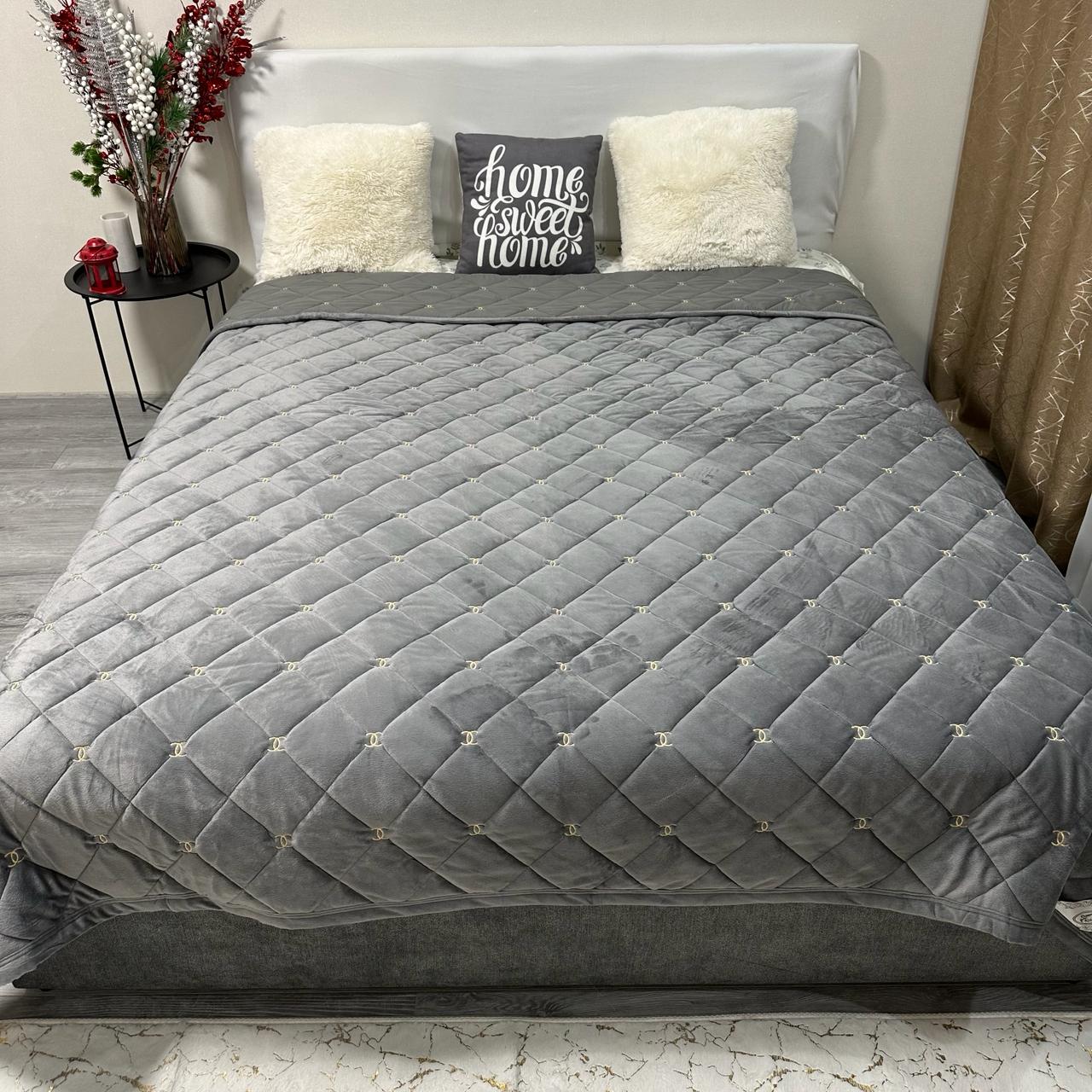 Покривало на ліжко велюрове євро 220x240 см Сірий (28822004) - фото 2 Покривало на ліжко велюрове євро 220x240 см Сірий (28822004) - фото 2