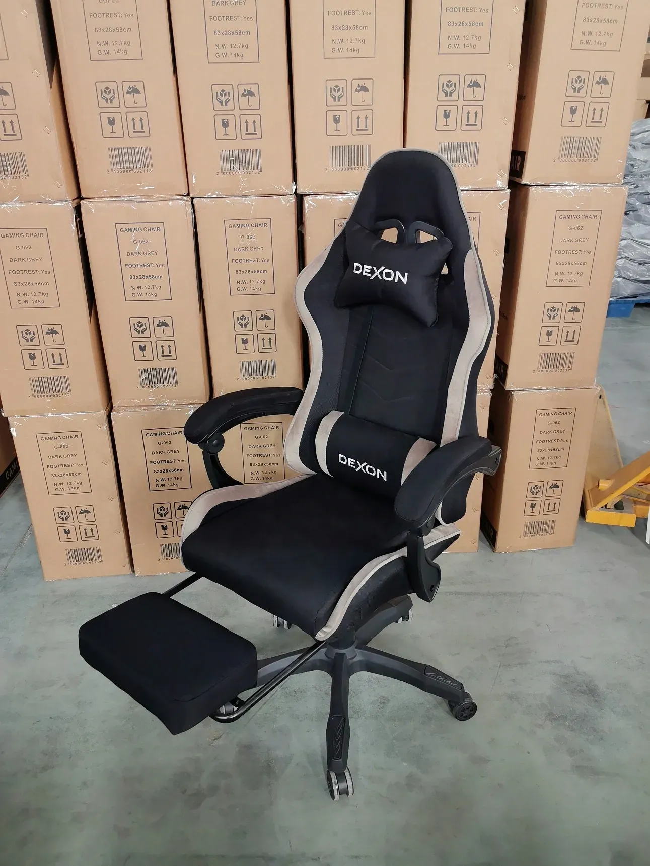 Геймерское кресло DEXON ONYX с подставкой для ног из ткани/велюровые вставки Cofee (40290) - фото 10