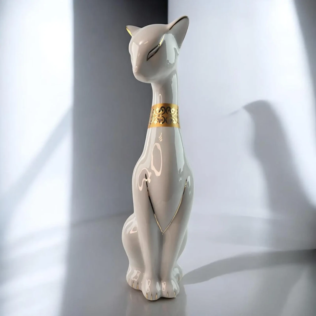 Статуэтка Кошка керамическая белая 27,5х7,5х9 см (36003A)