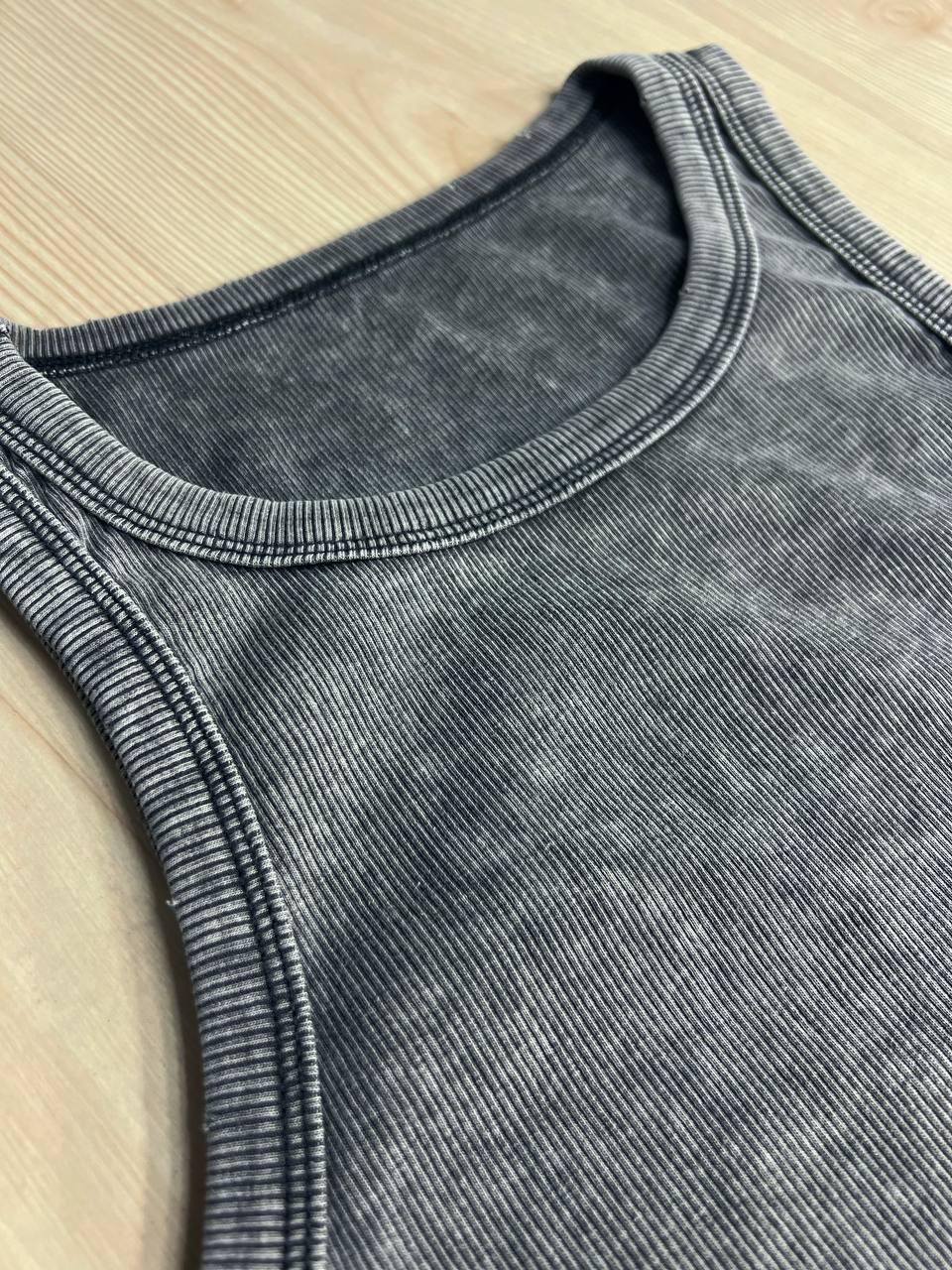 Майка жіноча A-N 2733 у рубчик з порізаними швами OS Сірий (26794579) - фото 7 Майка жіноча A-N 2733 у рубчик з порізаними швами OS Сірий (26794579) - фото 7