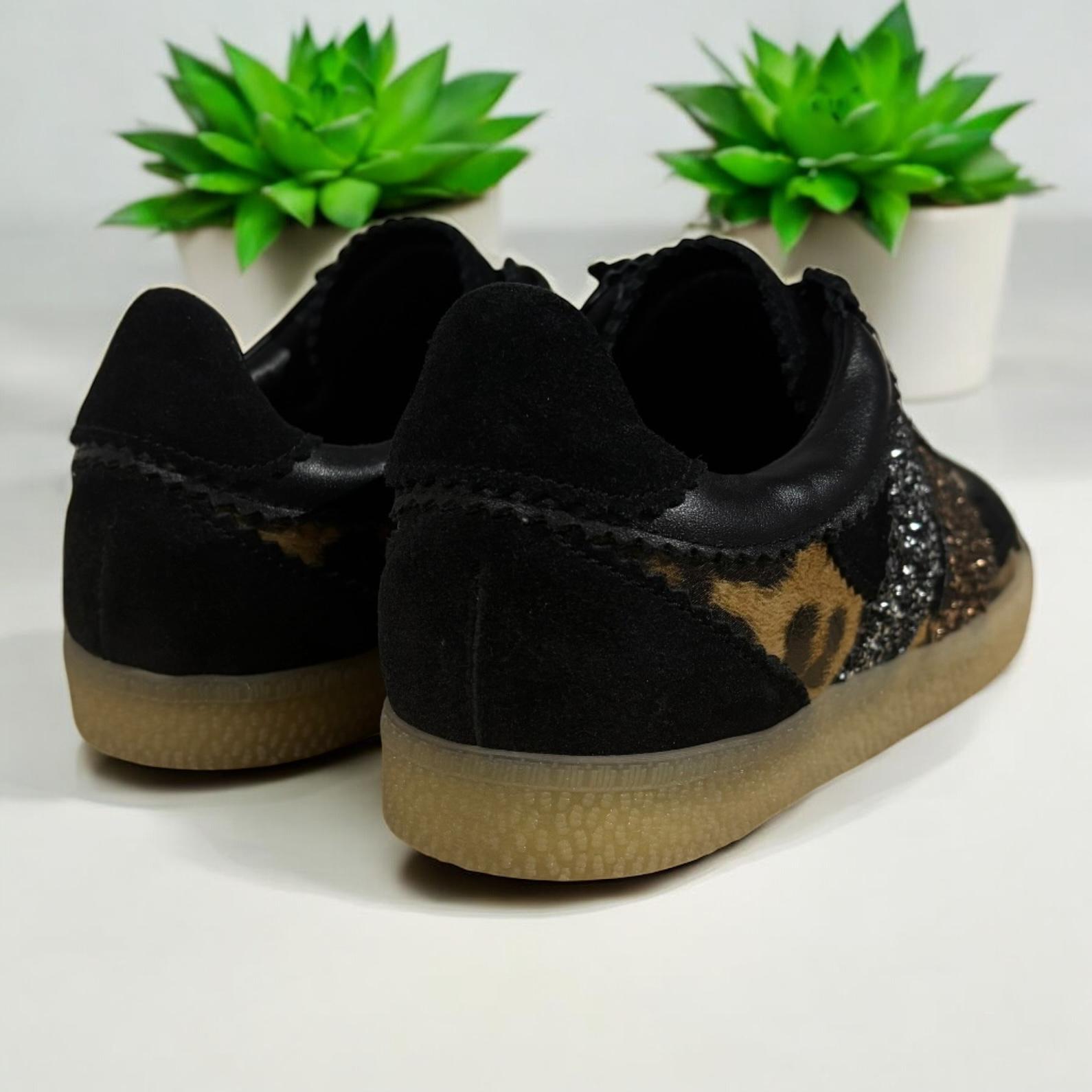 Кеди жіночі MARANDI з натуральної шкіри та з м'якою устілкою р. 37 Чорний (Z-Leo-str-37- чорний) - фото 4 Кеди жіночі MARANDI з натуральної шкіри та з м'якою устілкою р. 37 Чорний (Z-Leo-str-37- чорний) - фото 4