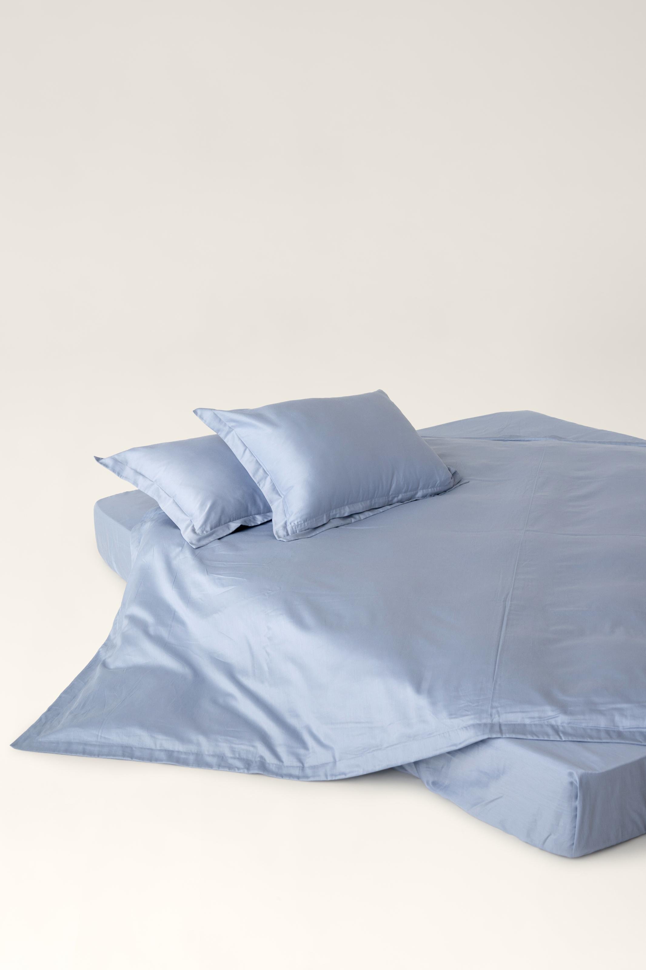 Комплект постельного белья сатиновый евро 3в1 наволочки/пододеяльник/простыня Голубой (2430-59)