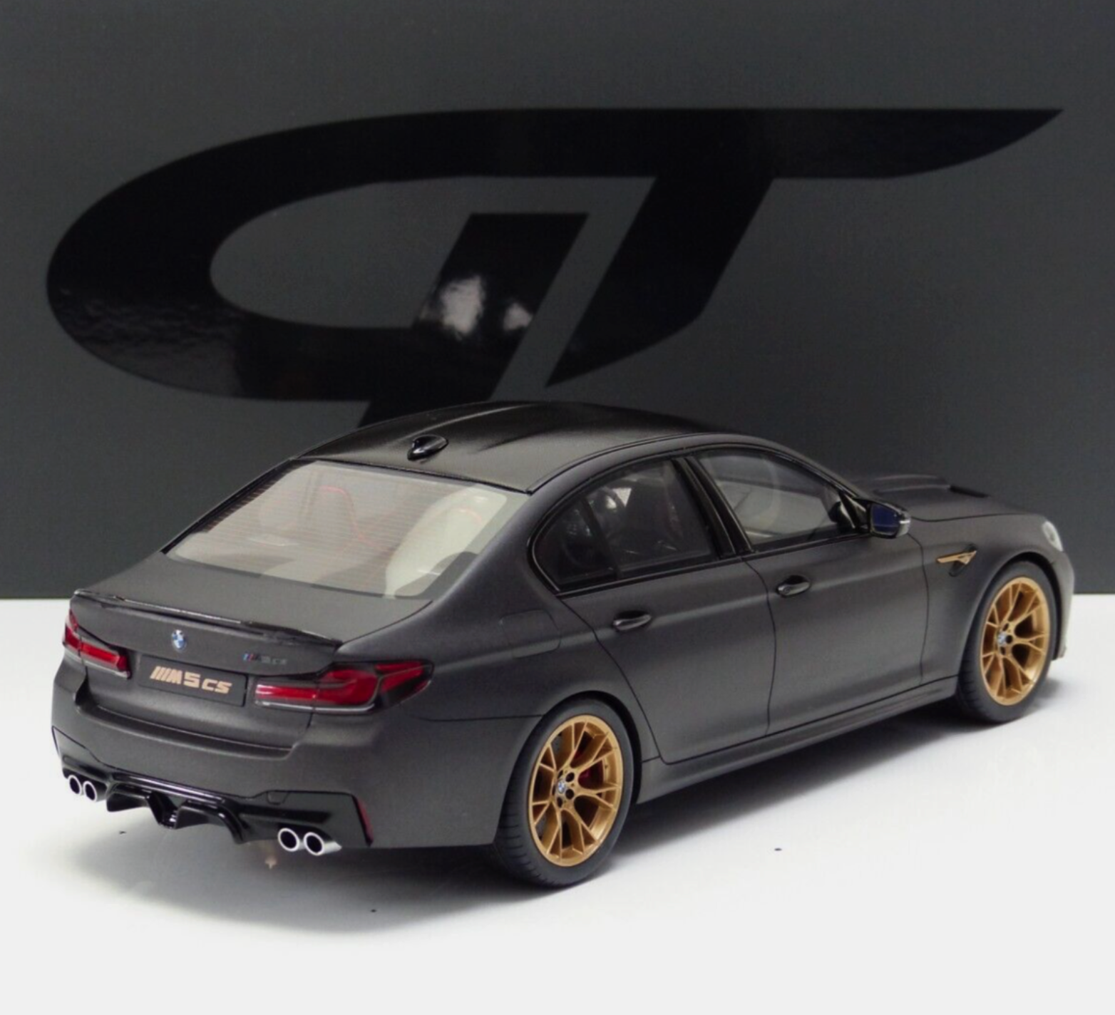 Модель автомобиля GT Spirit 1:18 BMW M5 CS F90 Dark Grey Metallic/Carbon (GT893) - фото 5